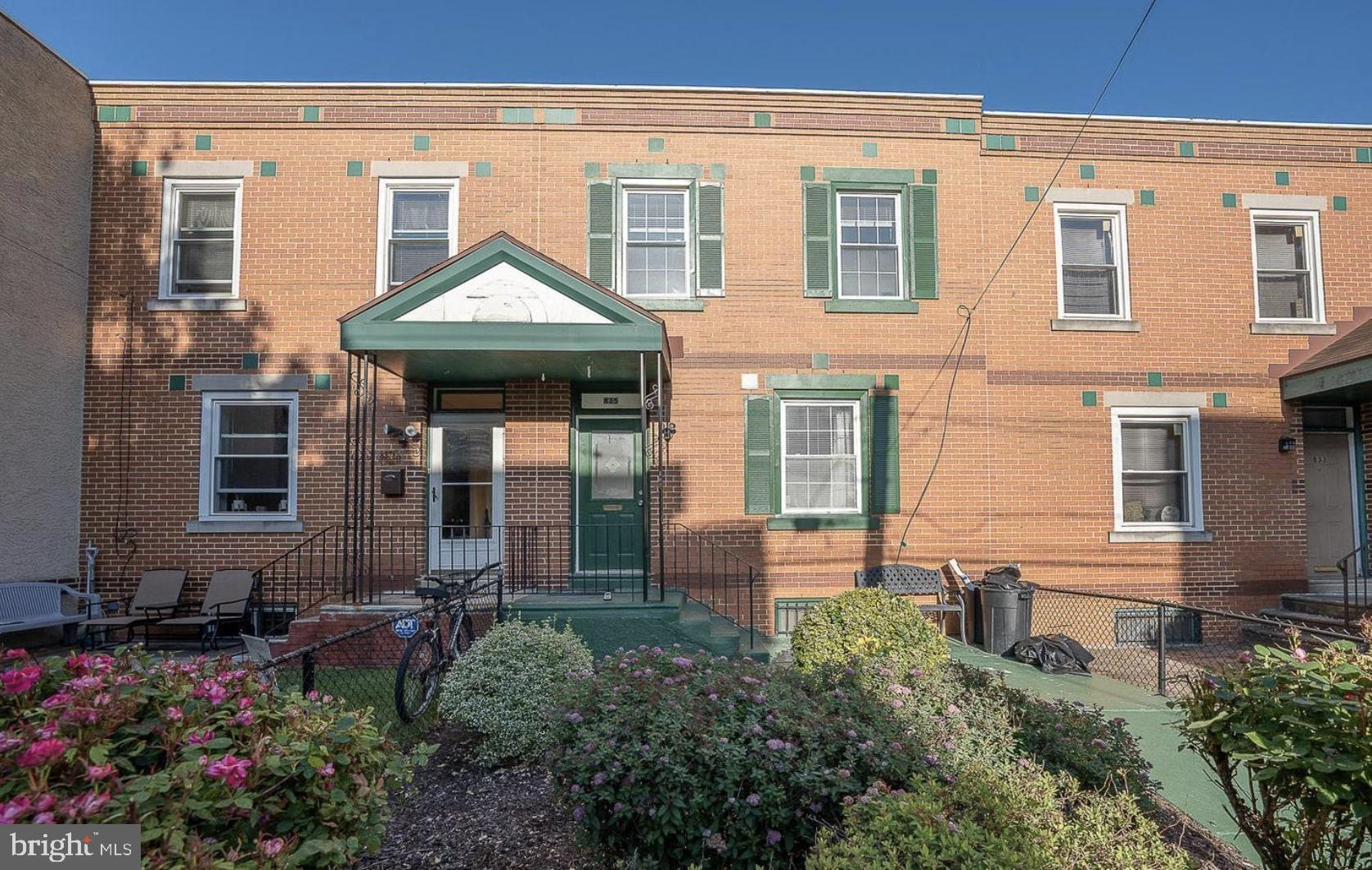 ART MUSEUM AREA - Residential Lease