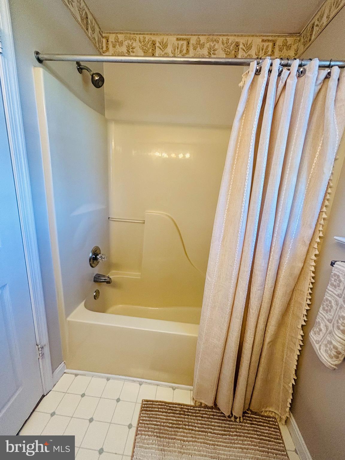 CROWN POINTE - Residential