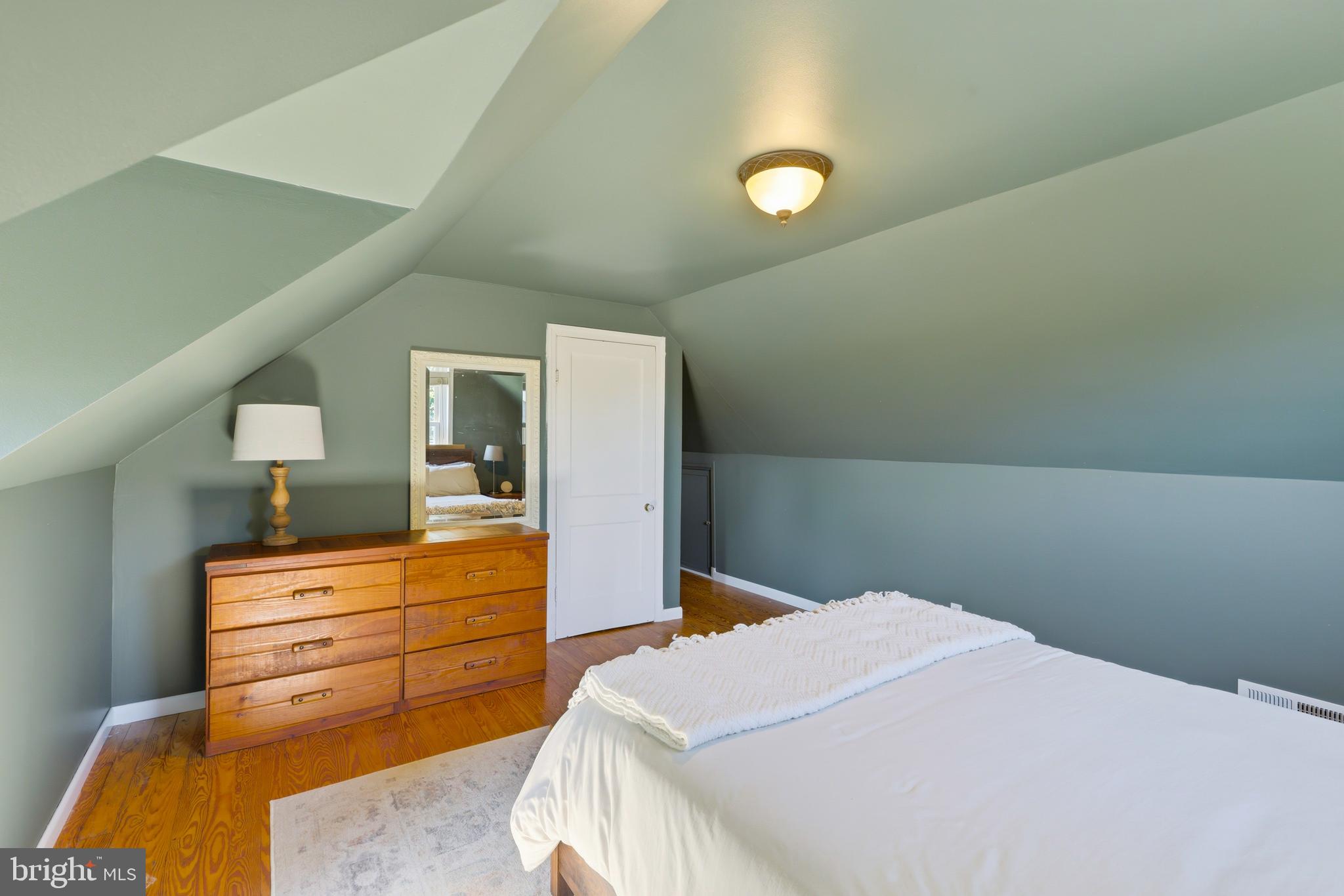 GREENTOP MANOR - Residential