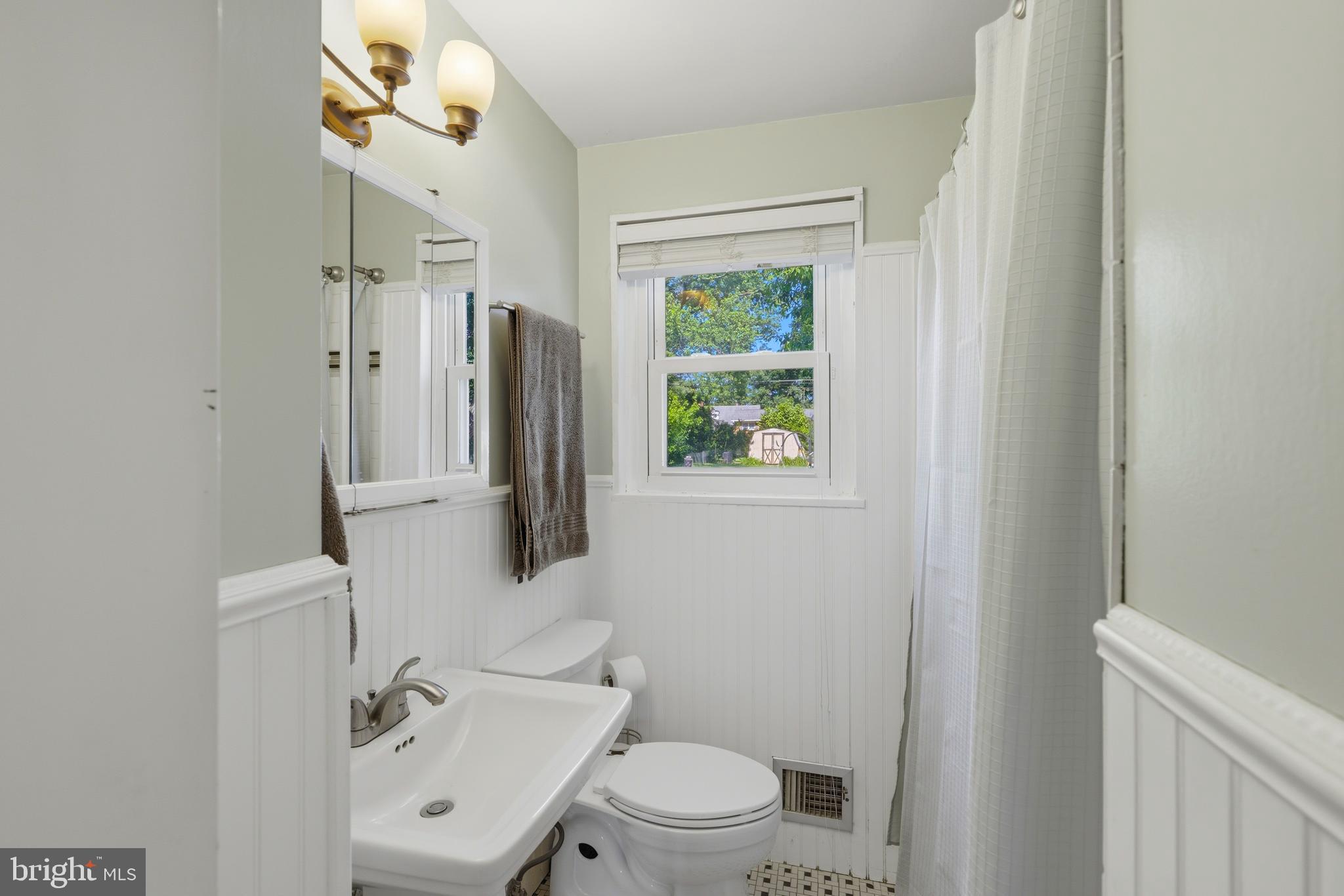 GREENTOP MANOR - Residential