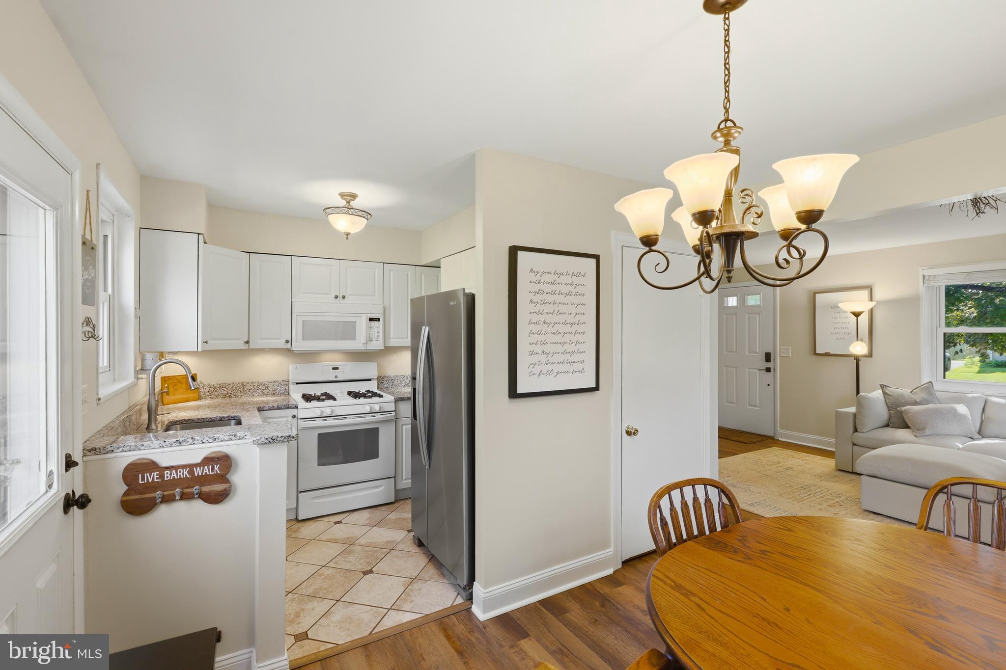 GREENTOP MANOR - Residential