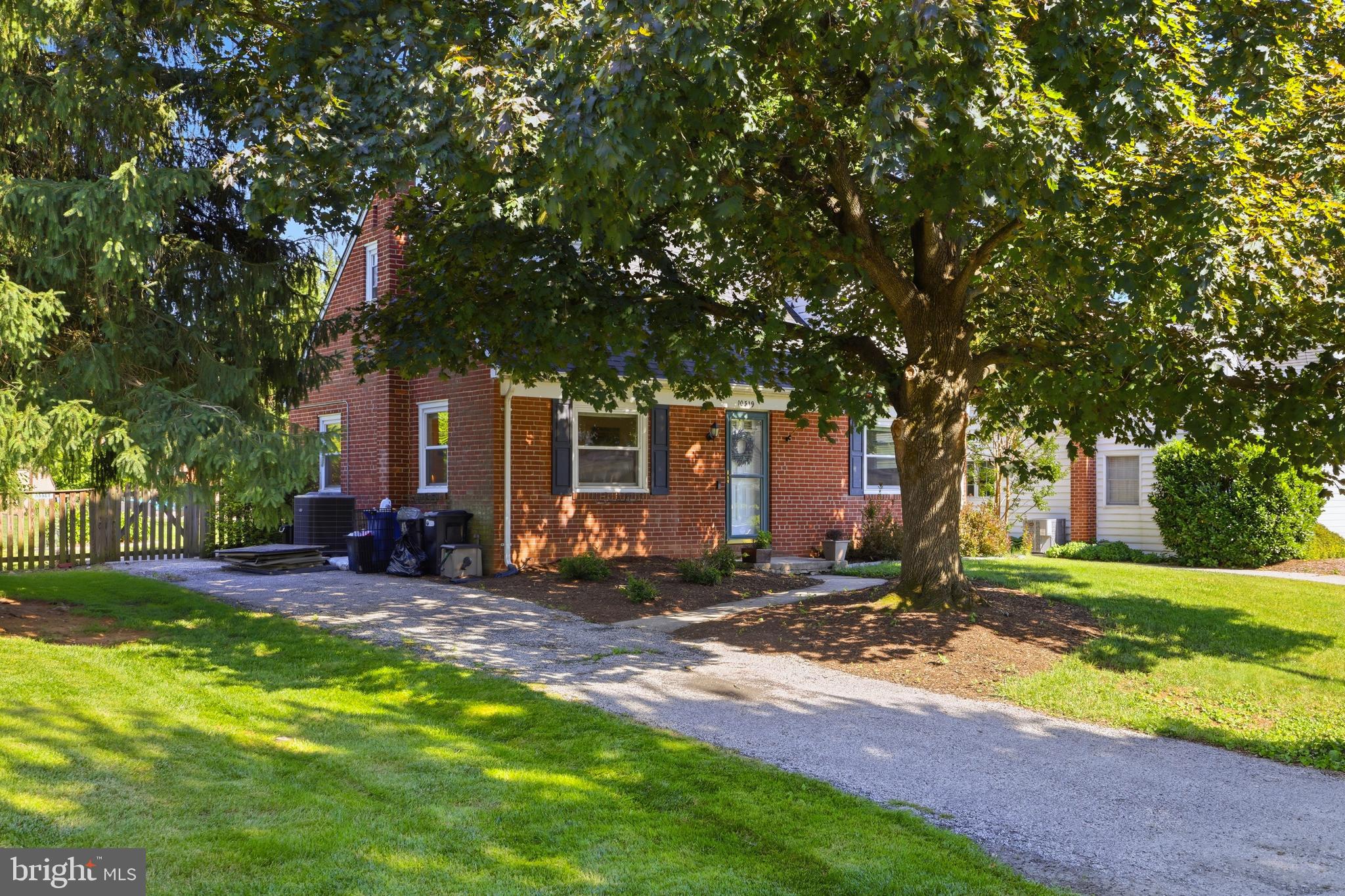 GREENTOP MANOR - Residential