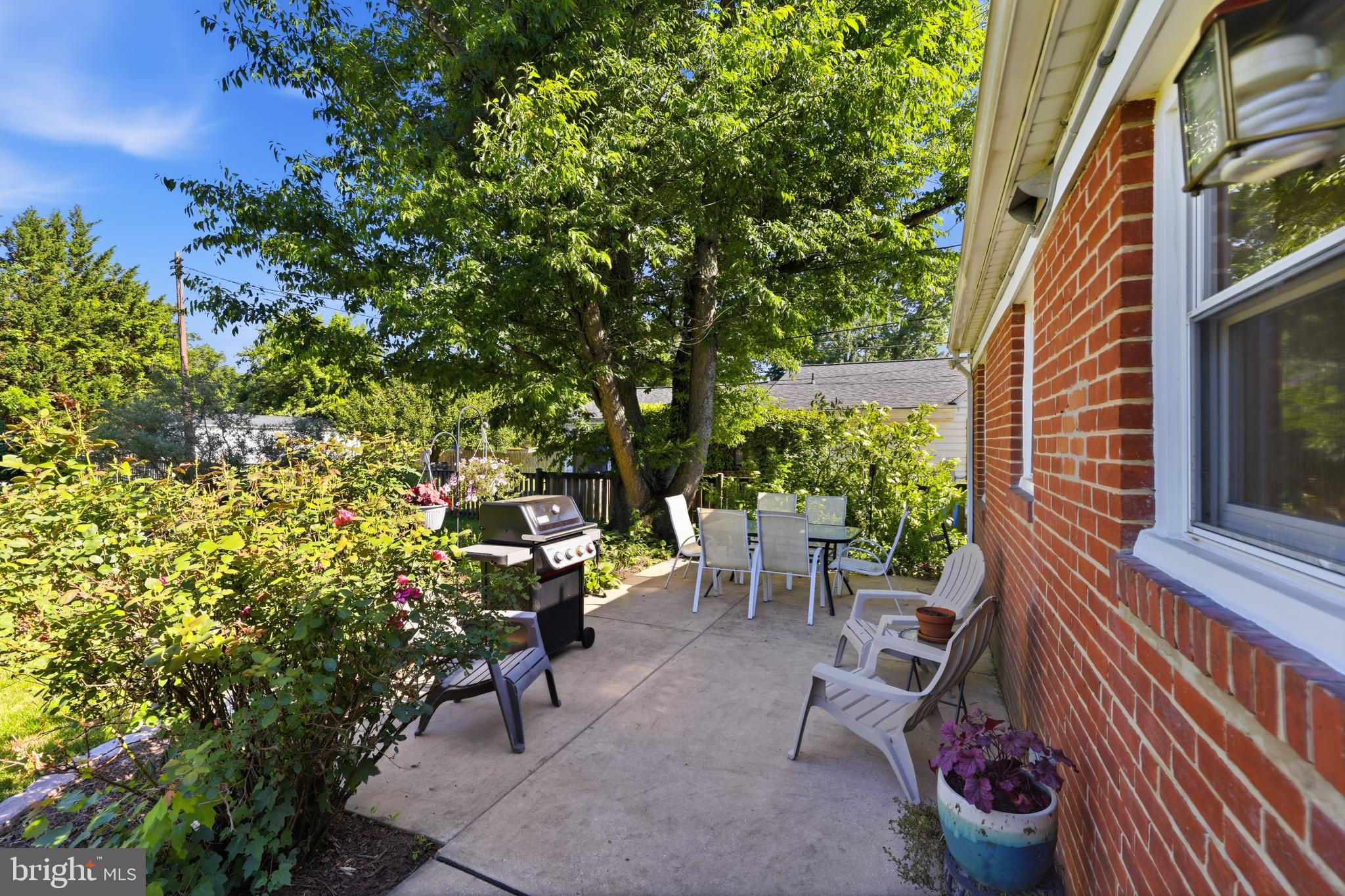 GREENTOP MANOR - Residential