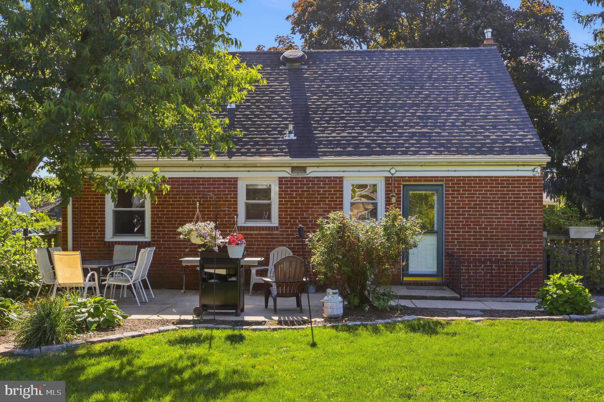 GREENTOP MANOR - Residential