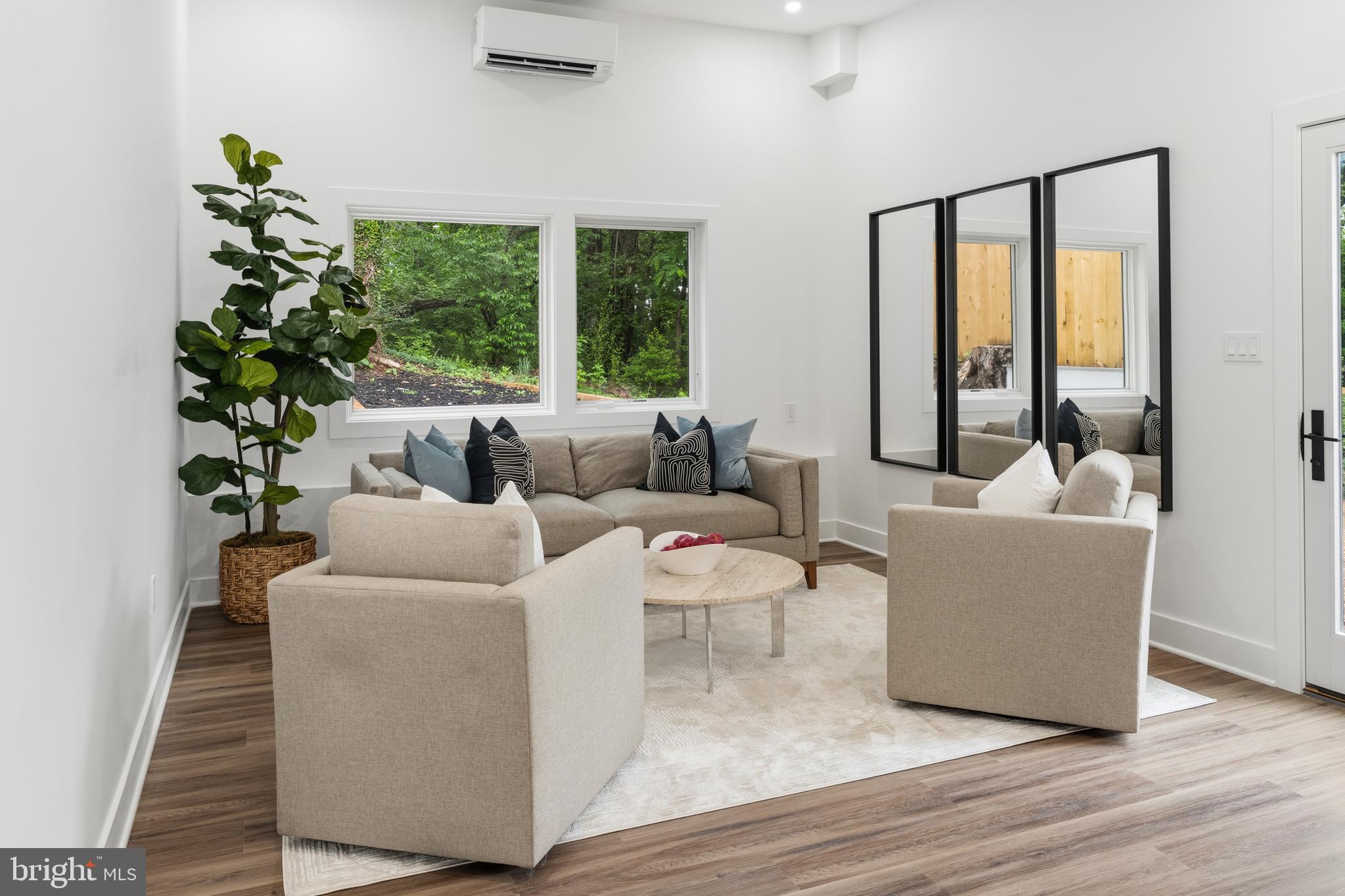 ROCKCREST - Residential