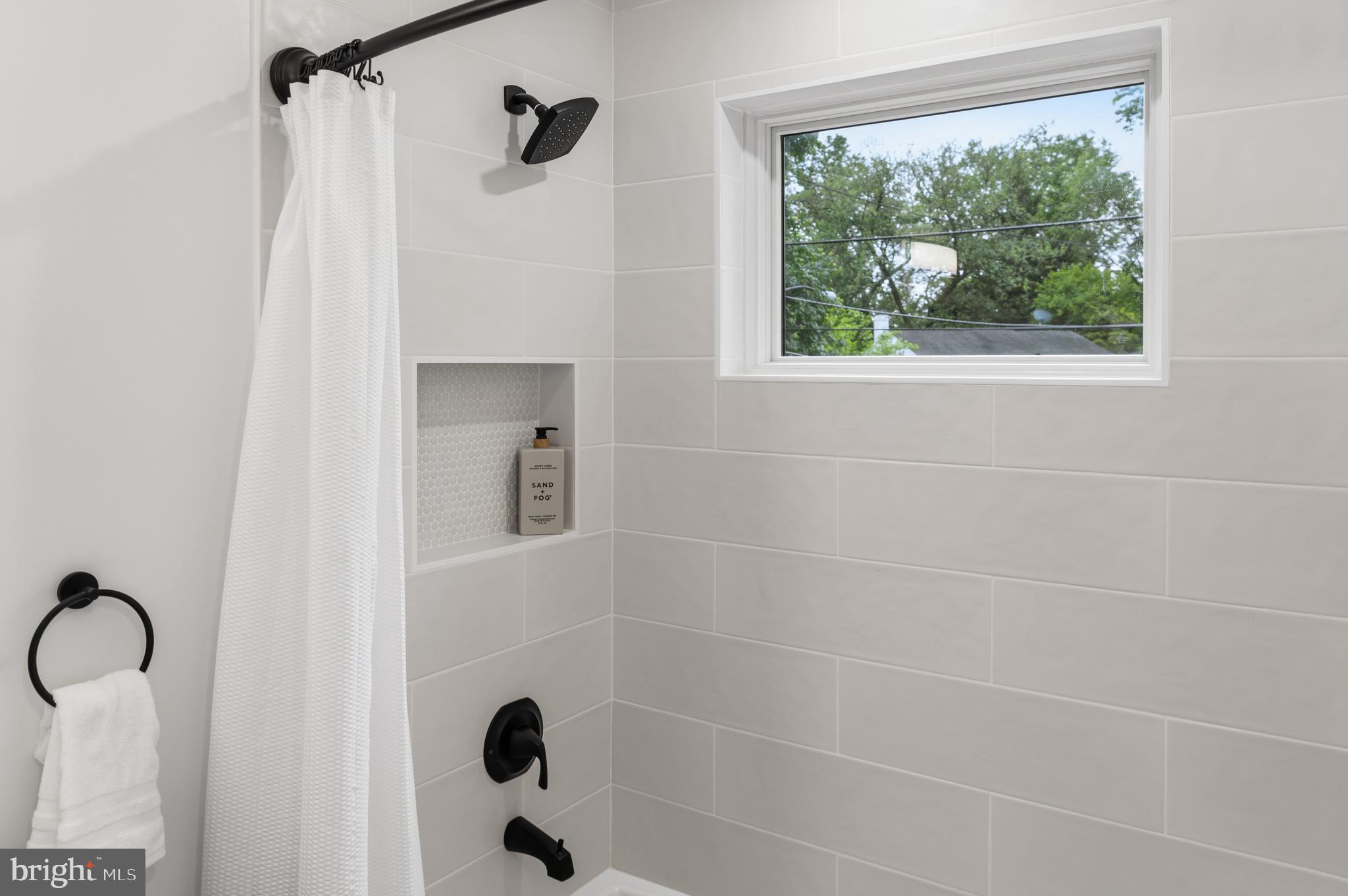 ROCKCREST - Residential