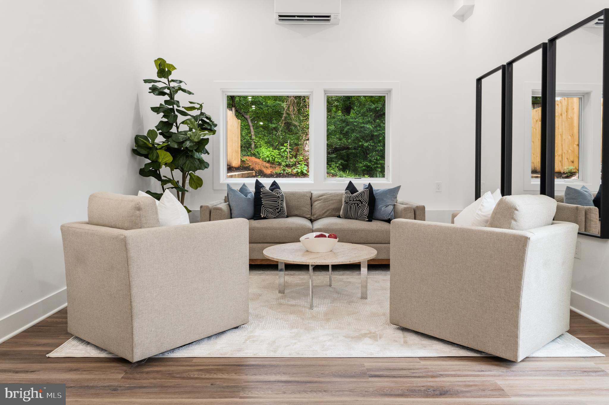ROCKCREST - Residential