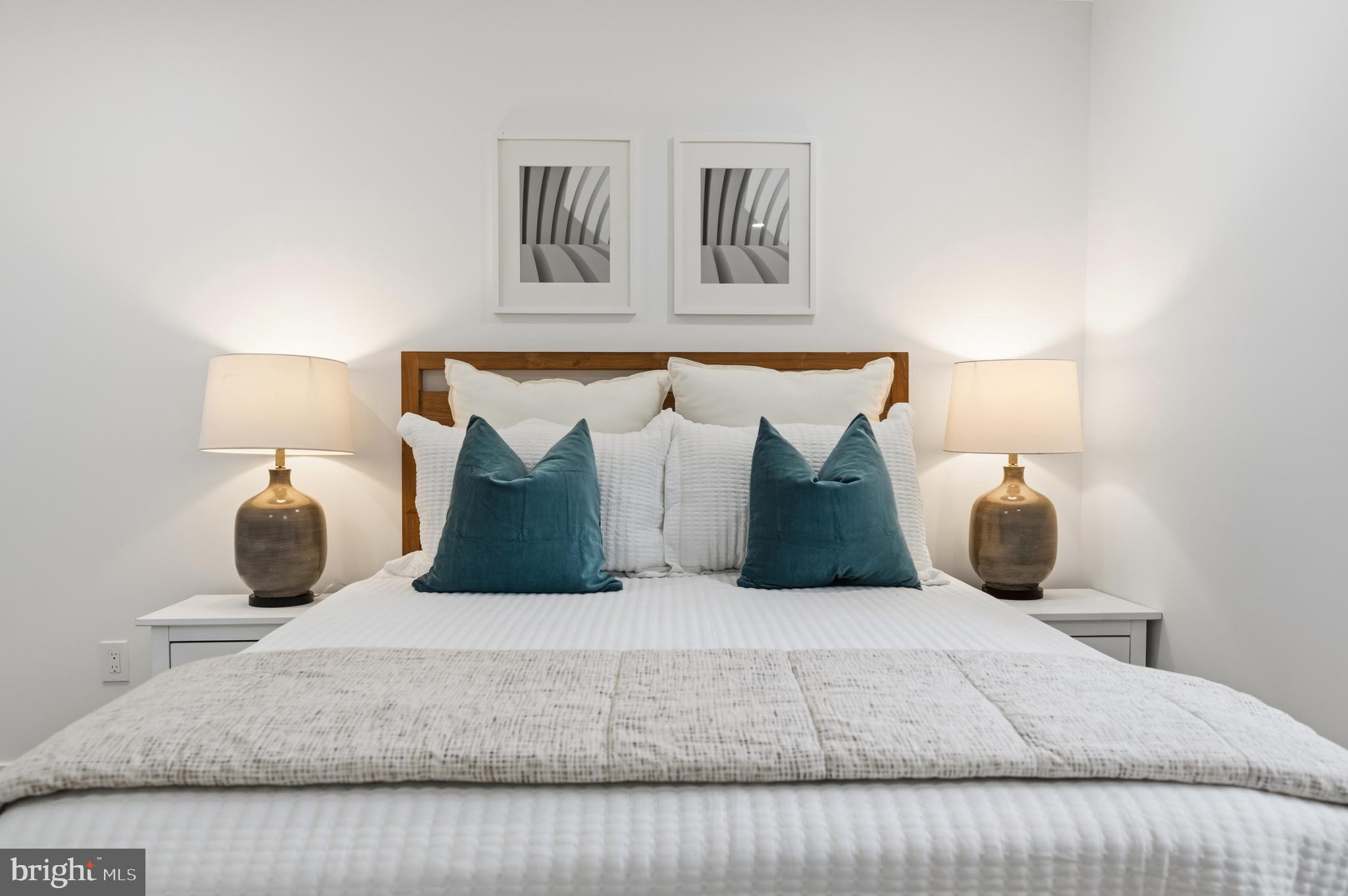 ROCKCREST - Residential