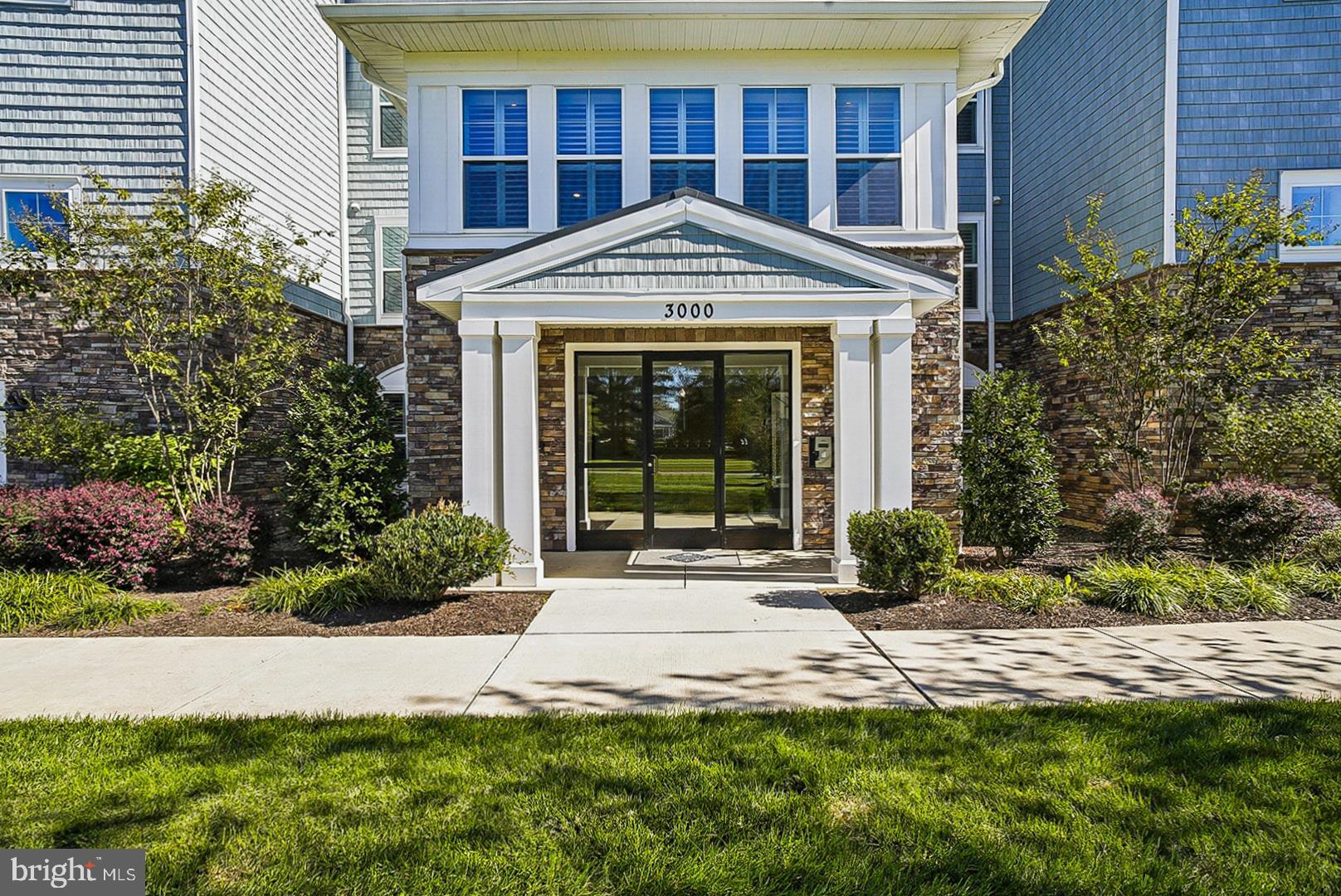 FOUR SEASONS AT KENT ISLAND - Residential