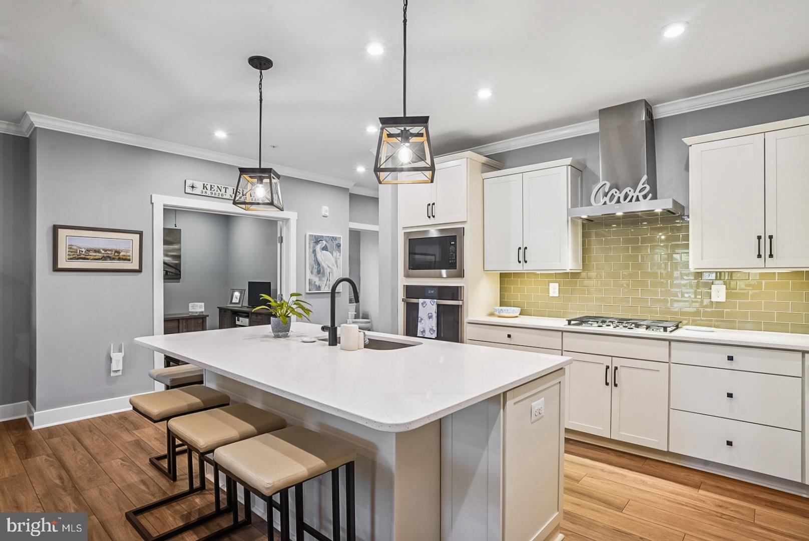 FOUR SEASONS AT KENT ISLAND - Residential