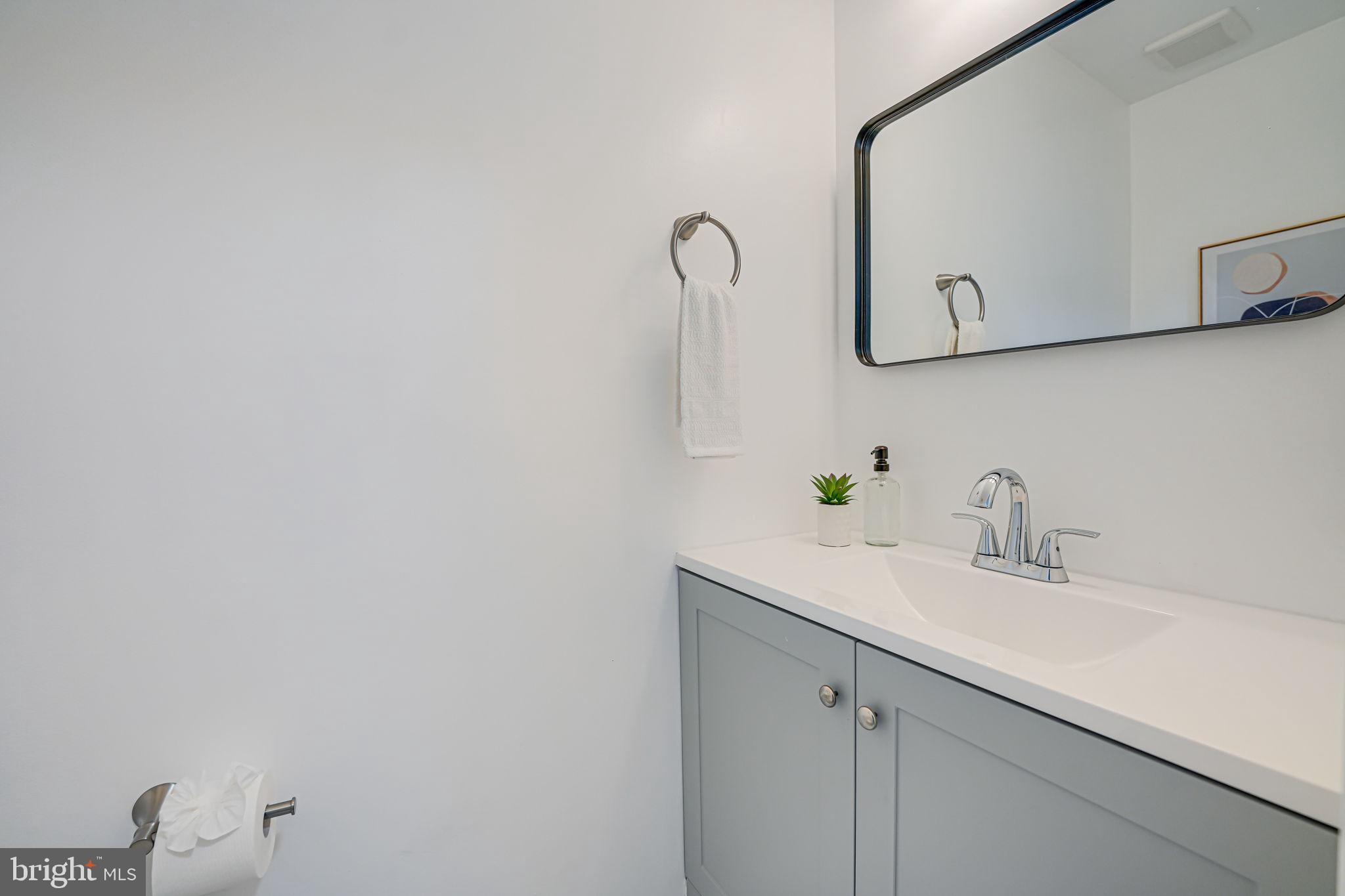 COLONY PARK - Residential