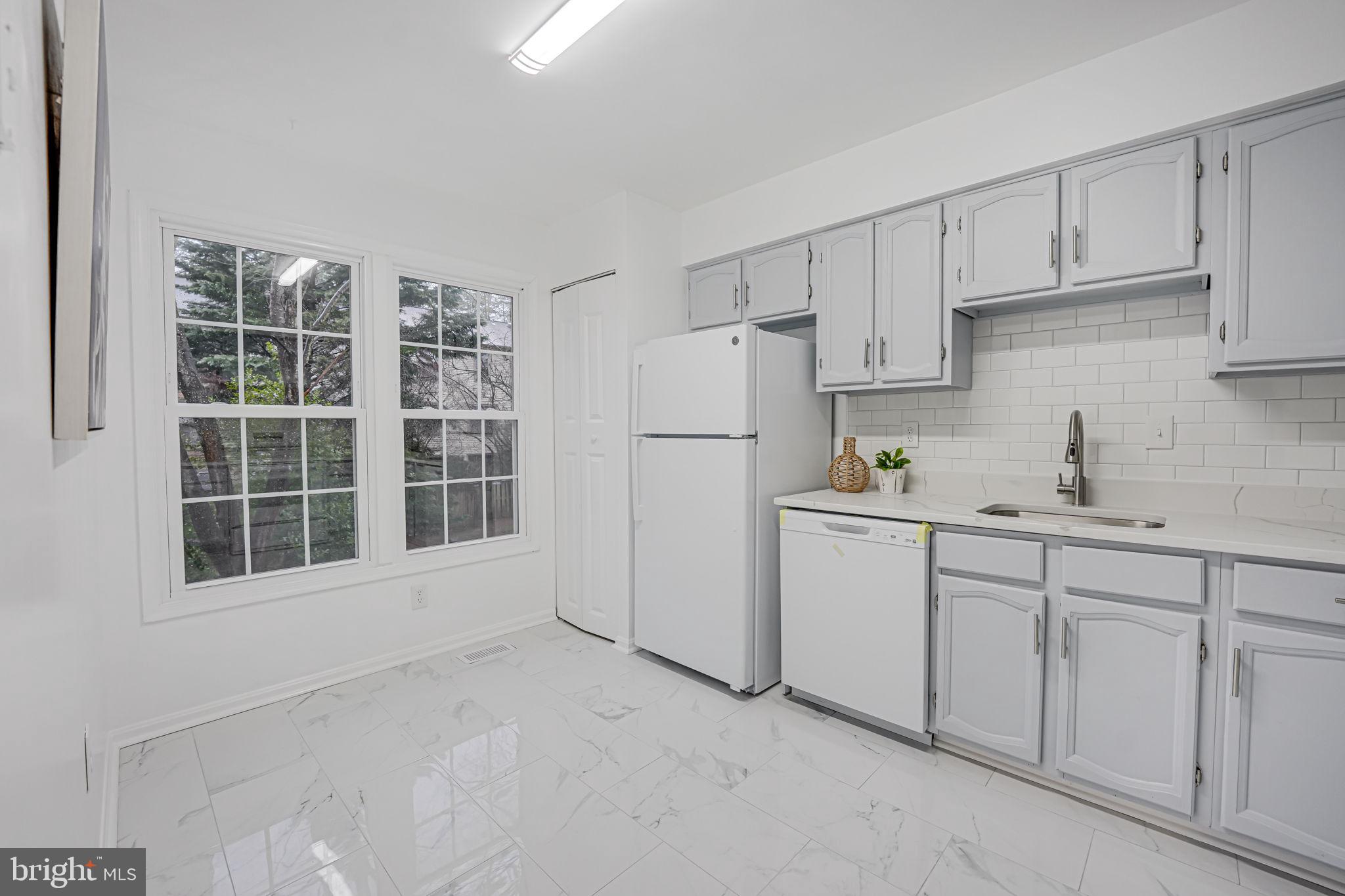 COLONY PARK - Residential