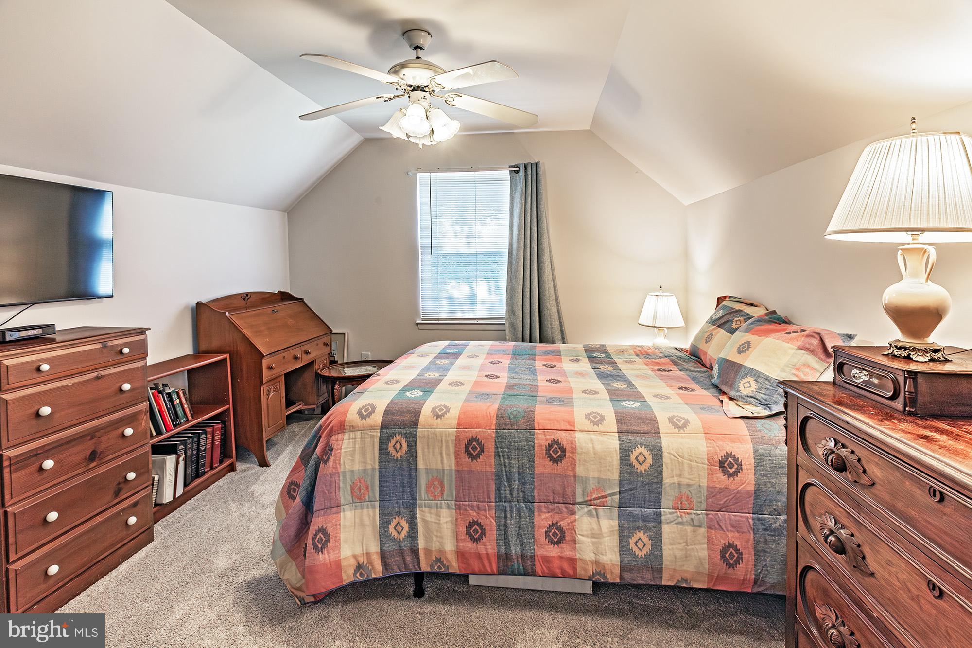 WRANGLE HILL ESTATES - Residential