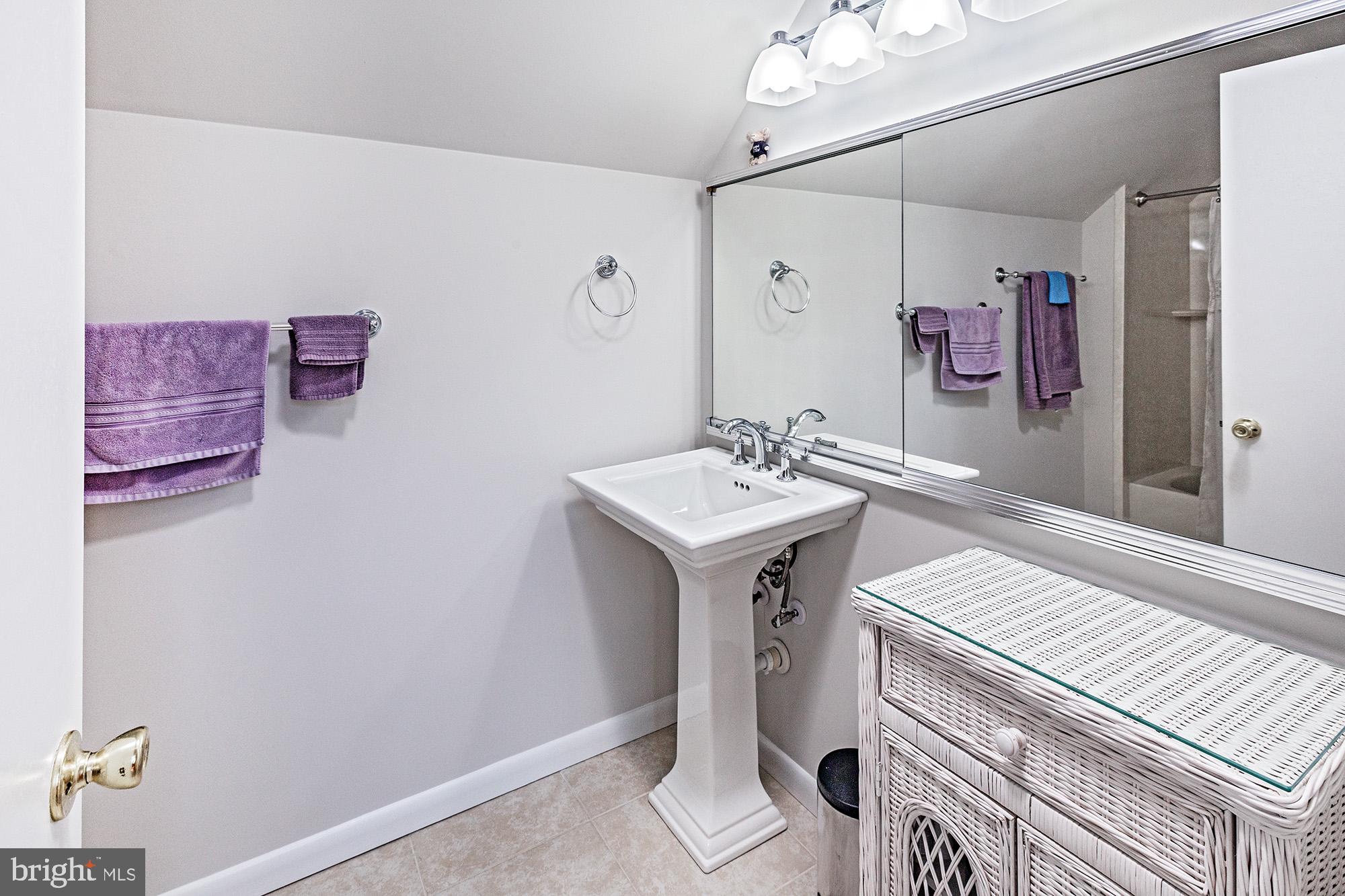 WRANGLE HILL ESTATES - Residential
