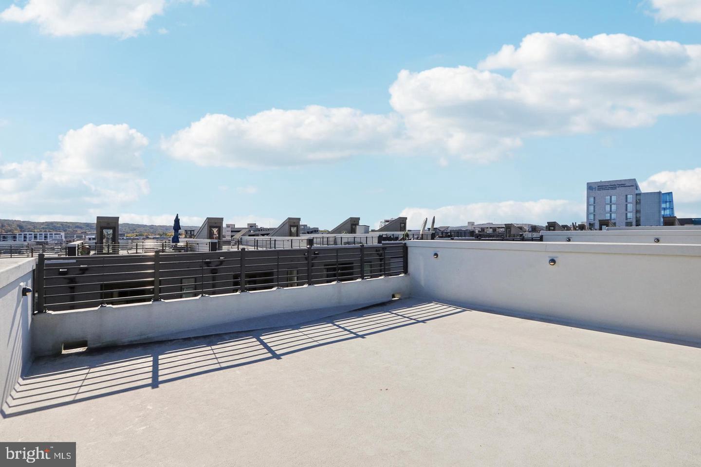 BROWNSTONES AT VF - Residential Lease