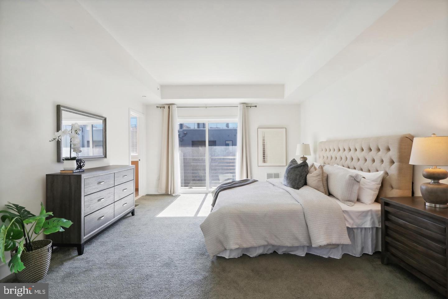 BROWNSTONES AT VF - Residential Lease