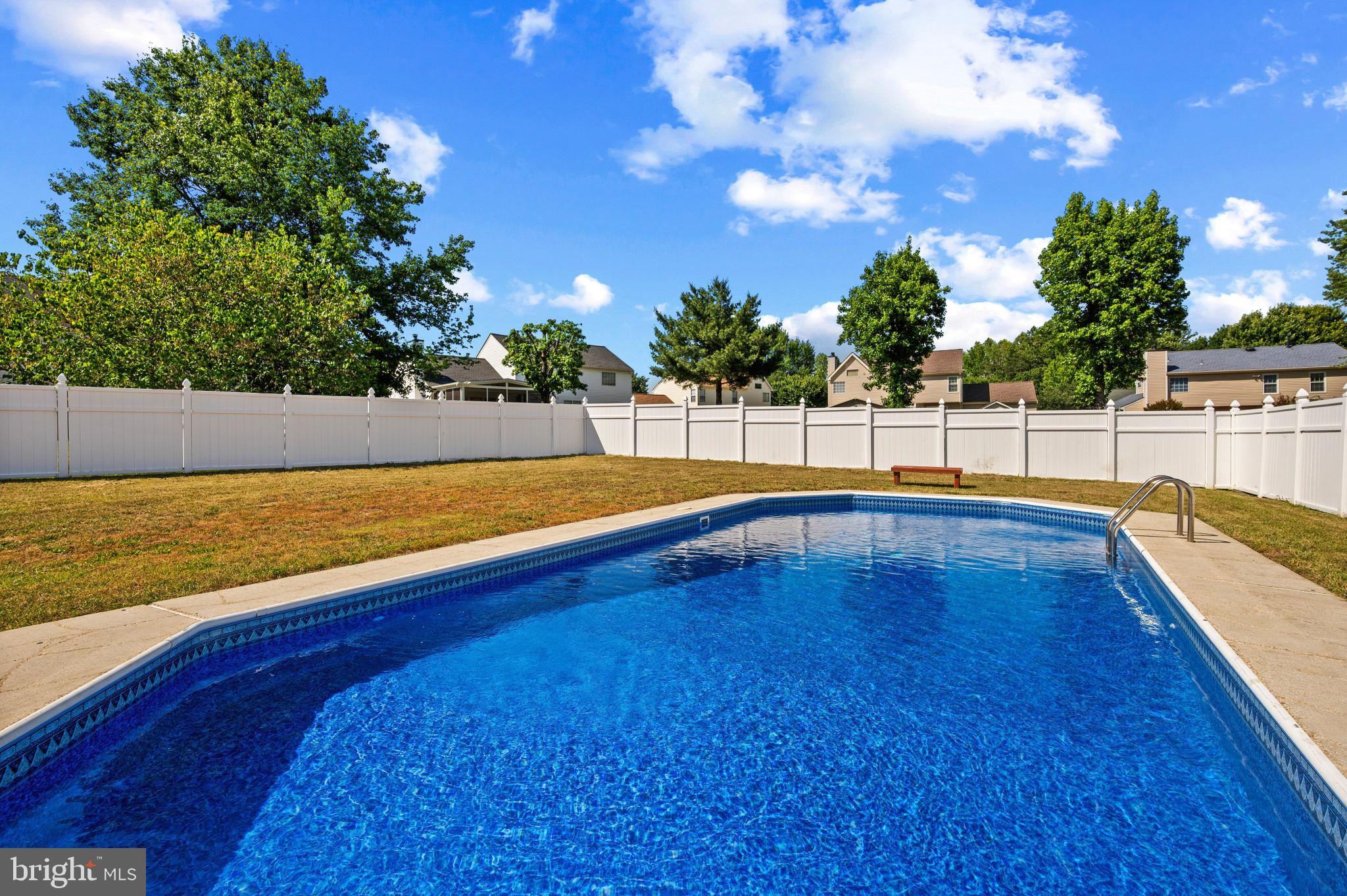 MANOR KNOLLS - Residential