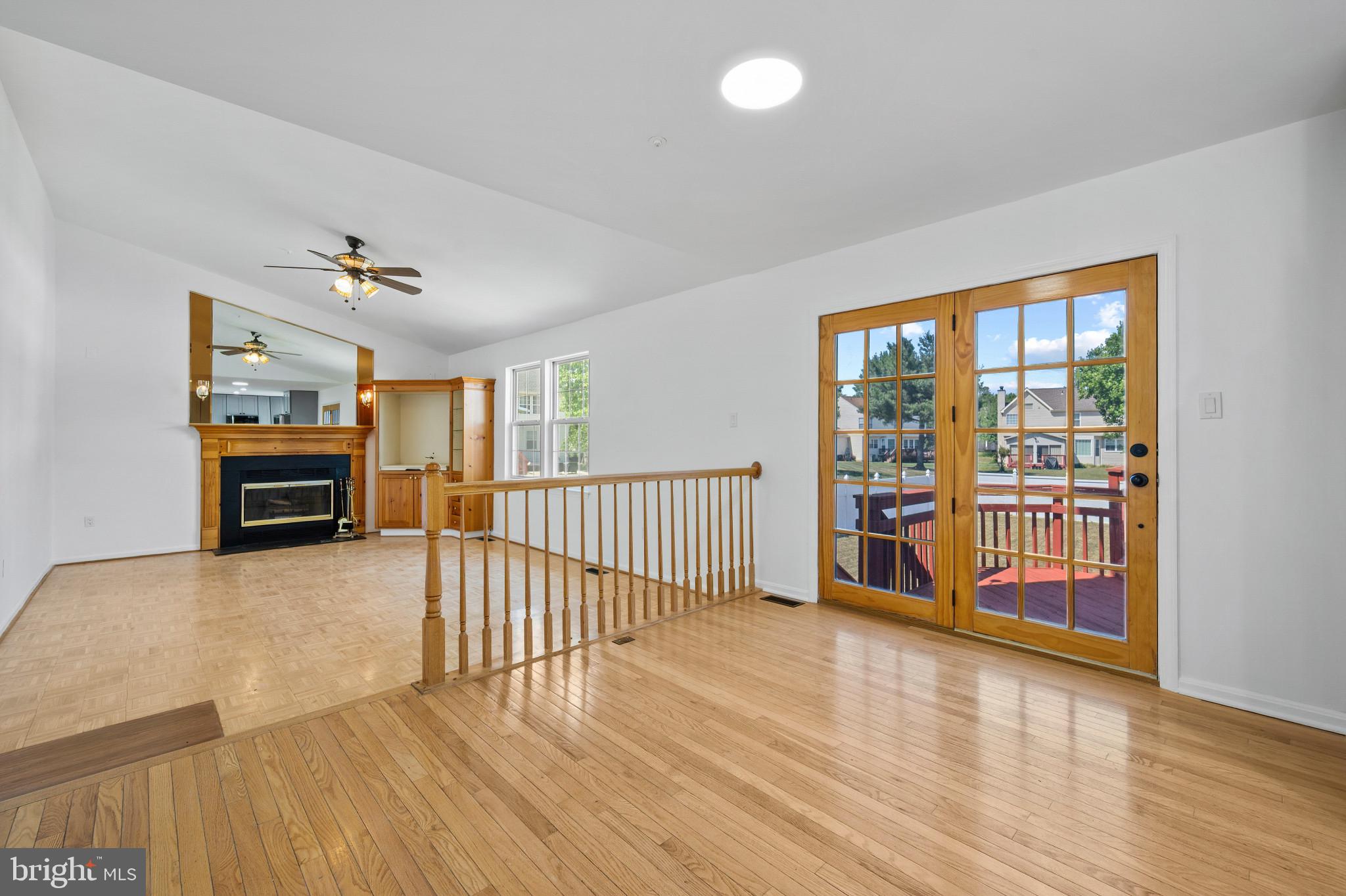 MANOR KNOLLS - Residential