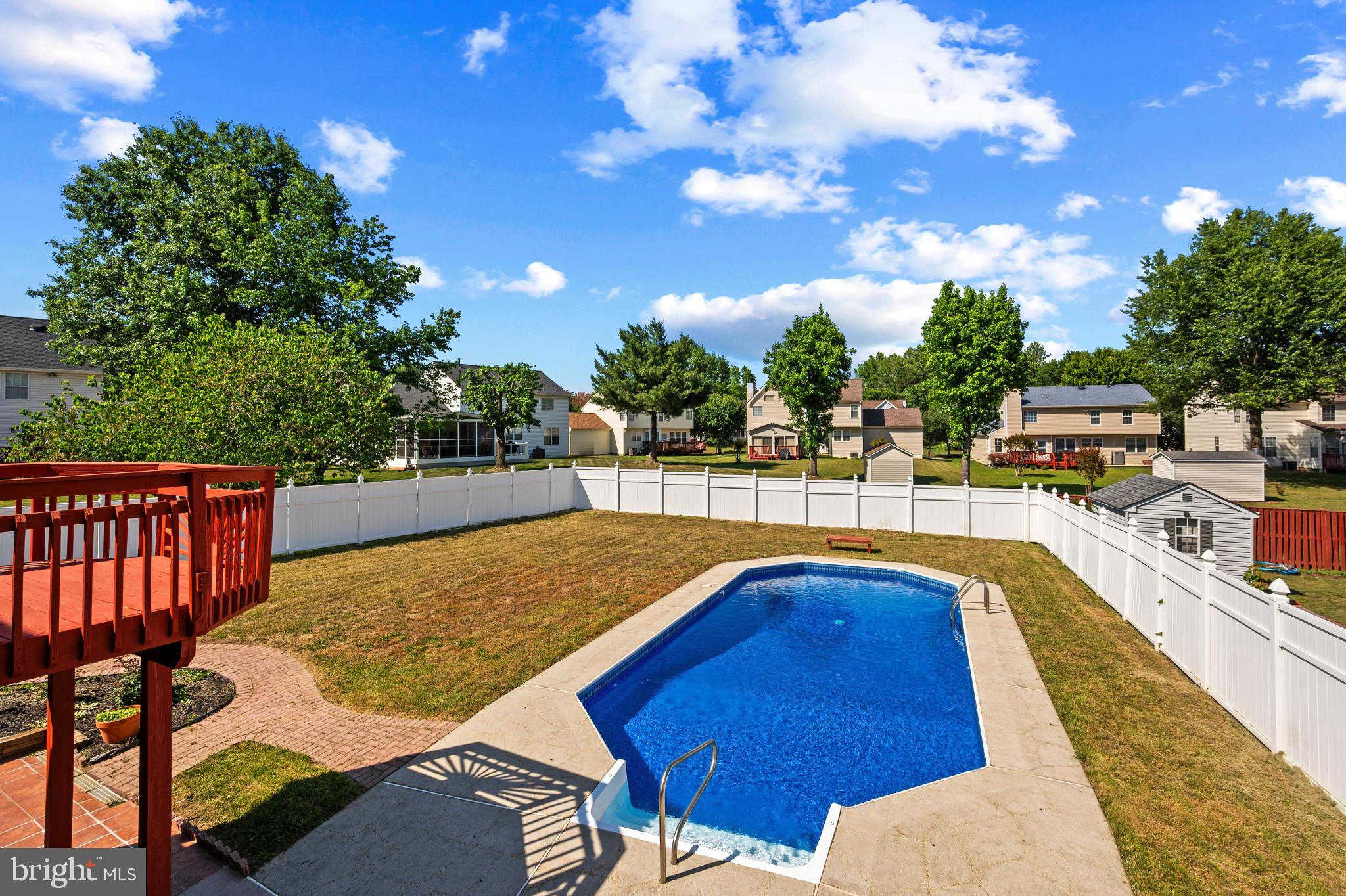 MANOR KNOLLS - Residential