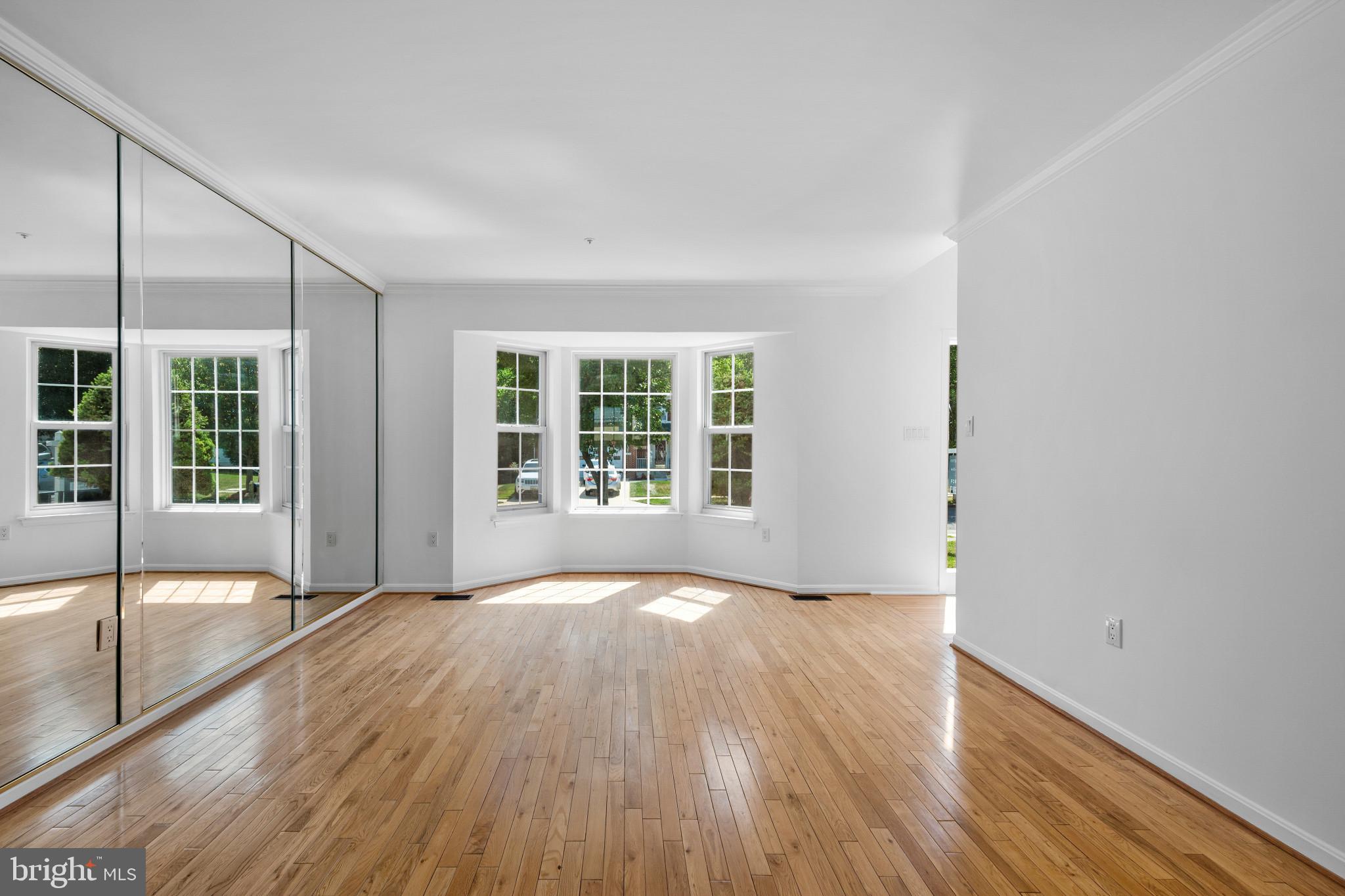 MANOR KNOLLS - Residential