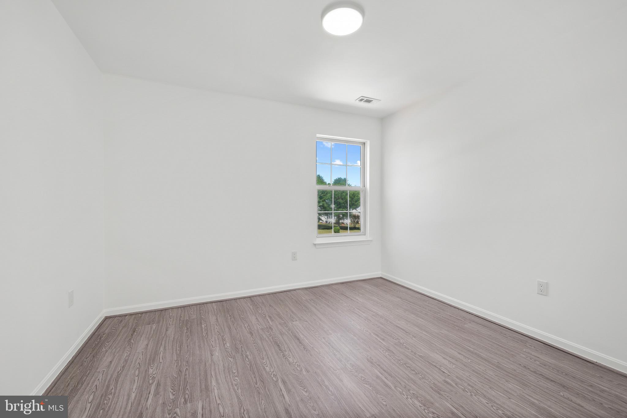 MANOR KNOLLS - Residential