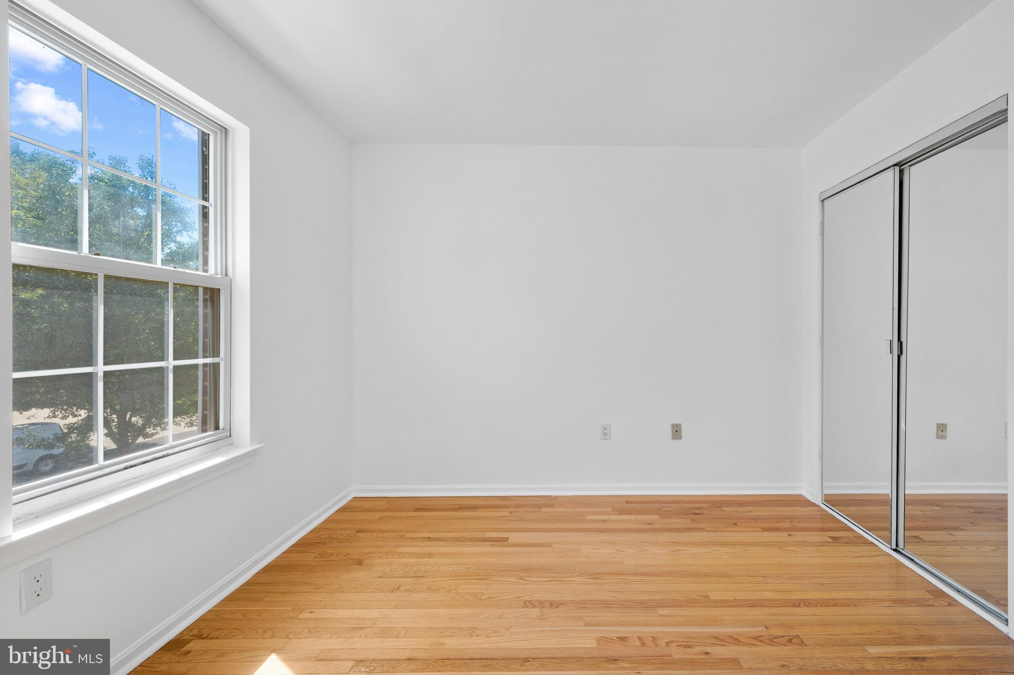 MANOR KNOLLS - Residential