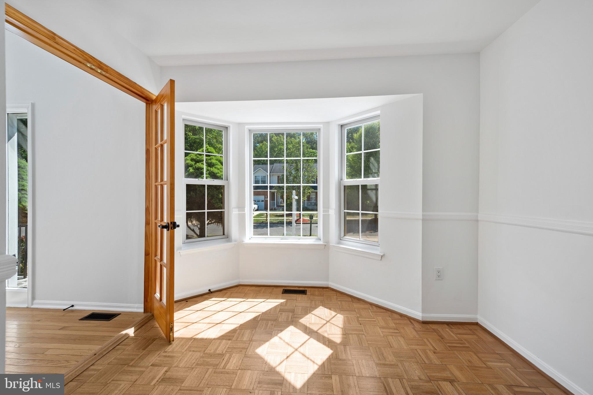 MANOR KNOLLS - Residential