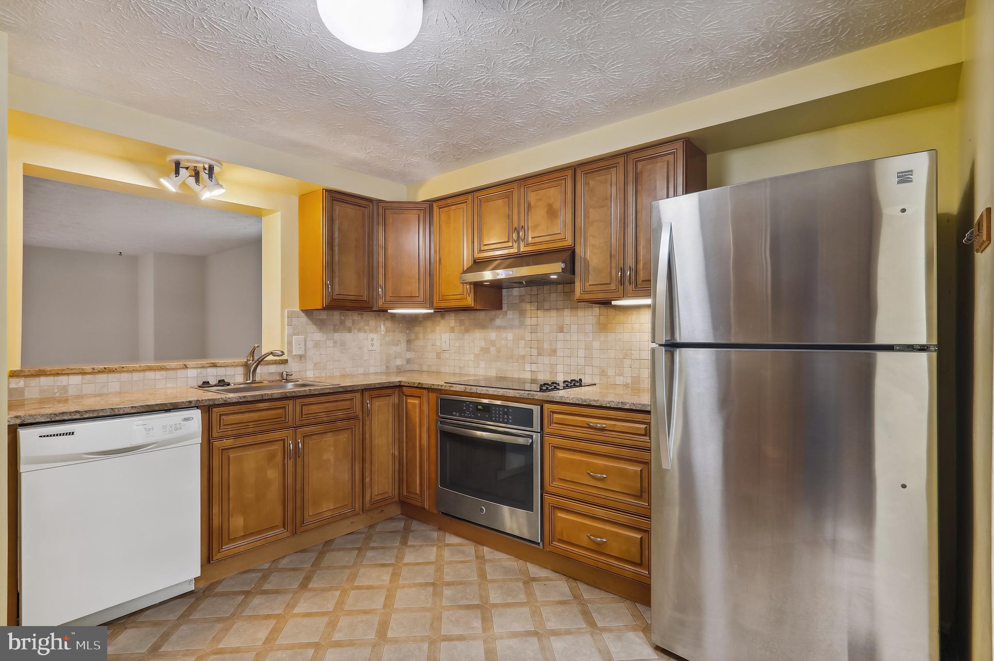 CALVERTON TOWNES - Residential