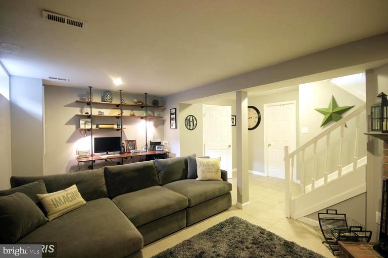 PARK OVERLOOK - Residential Lease