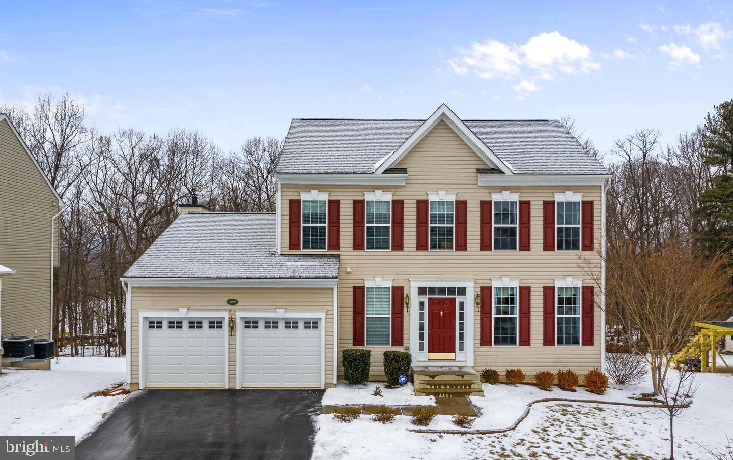 An amazing location and a beautiful home! This 4 bedroom, 3.5 bathroom  property is located on the wonderful Lake Point Community. 

Totally redesigned and remodeled new kitchen with a large center island, new countertops, new cabinets and  LVP flooring. Main level open floor plan is perfect for family and friends gathering with amazing views from every window.
Fully finished basement with a  recreational/tv room and a 5th bedroom option or a workout gym and a full bathroom. Walkout access to the patio so you can enjoy the outdoor privacy and serenity of the back woods and lake views. The backyard is fully fenced.
Great school pyramid for your children: Mountain View ES, Harmony MS & Woodgrove HS.

Enjoy all the amenities that Sleeter Lake has to offer without leaving the neighborhood! Kayak, canoe, paddle board, fish or just sit back and enjoy a picnic with the most spectacular sunsets right on the lake.