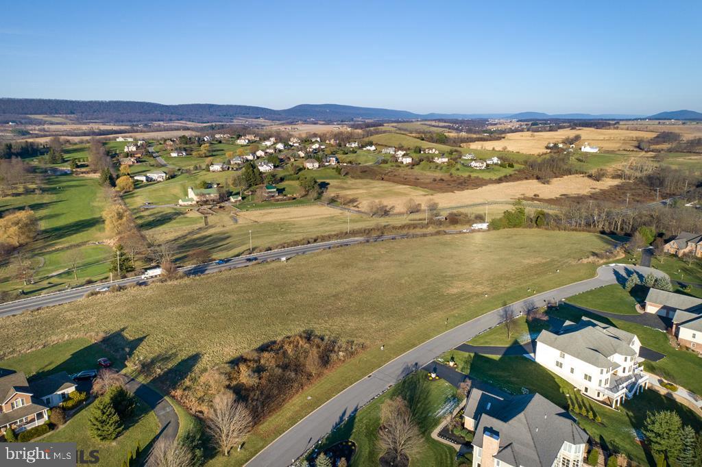 LAUREL HILLS - Land