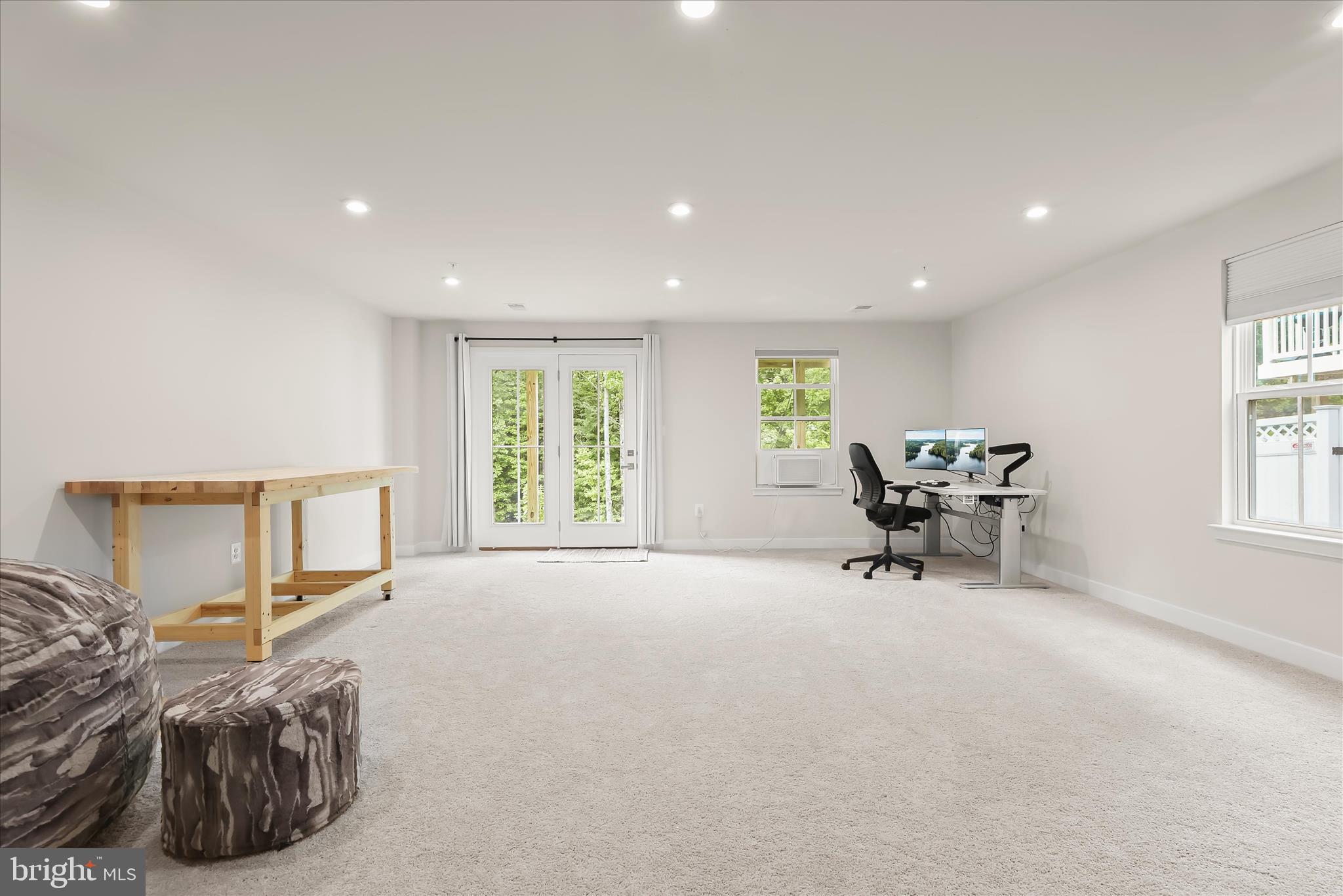 JAMES RUN TOWNHOMES - Residential
