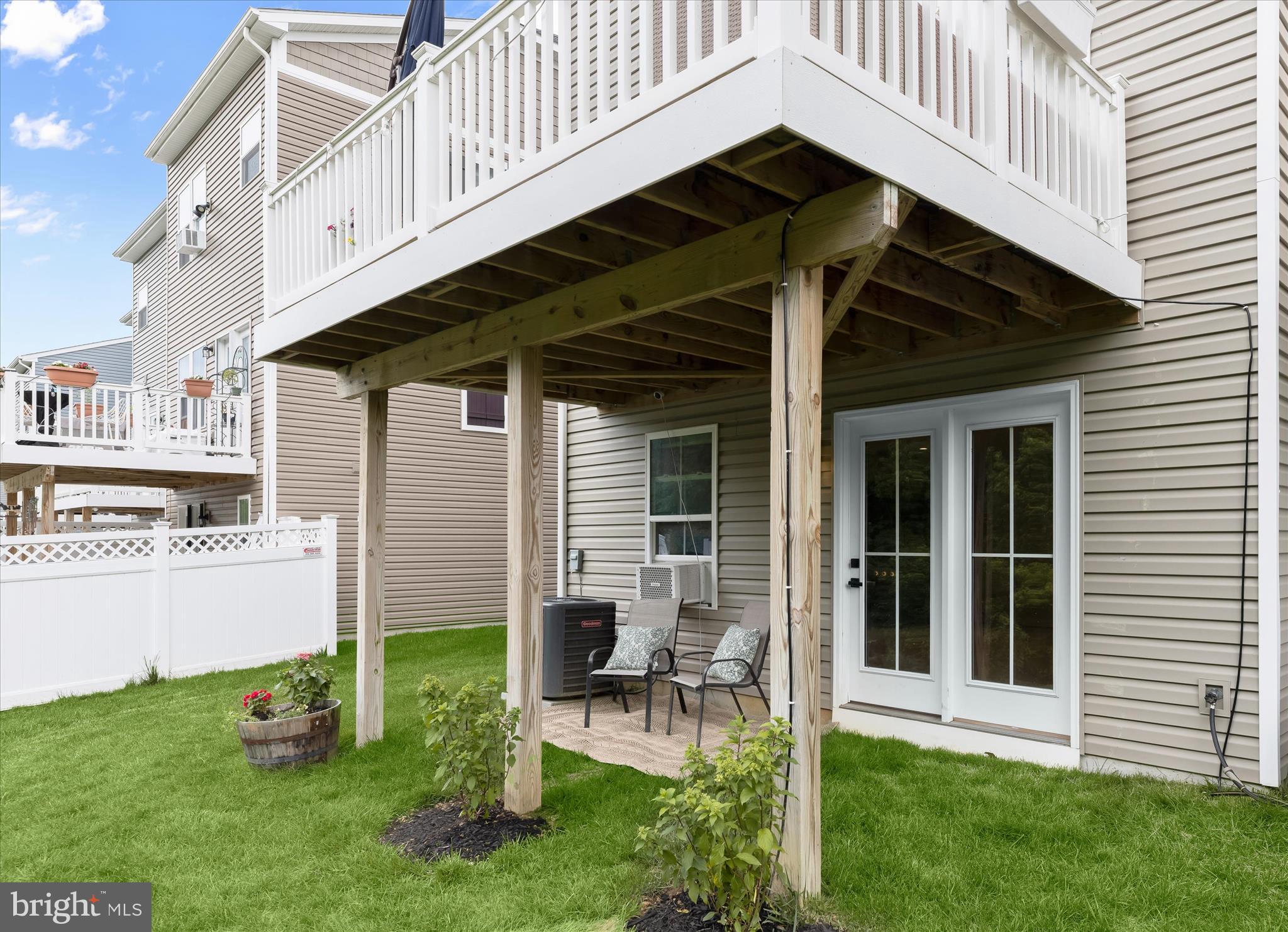 JAMES RUN TOWNHOMES - Residential