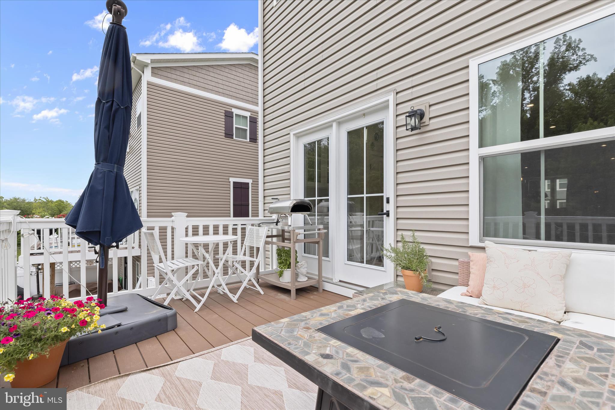 JAMES RUN TOWNHOMES - Residential
