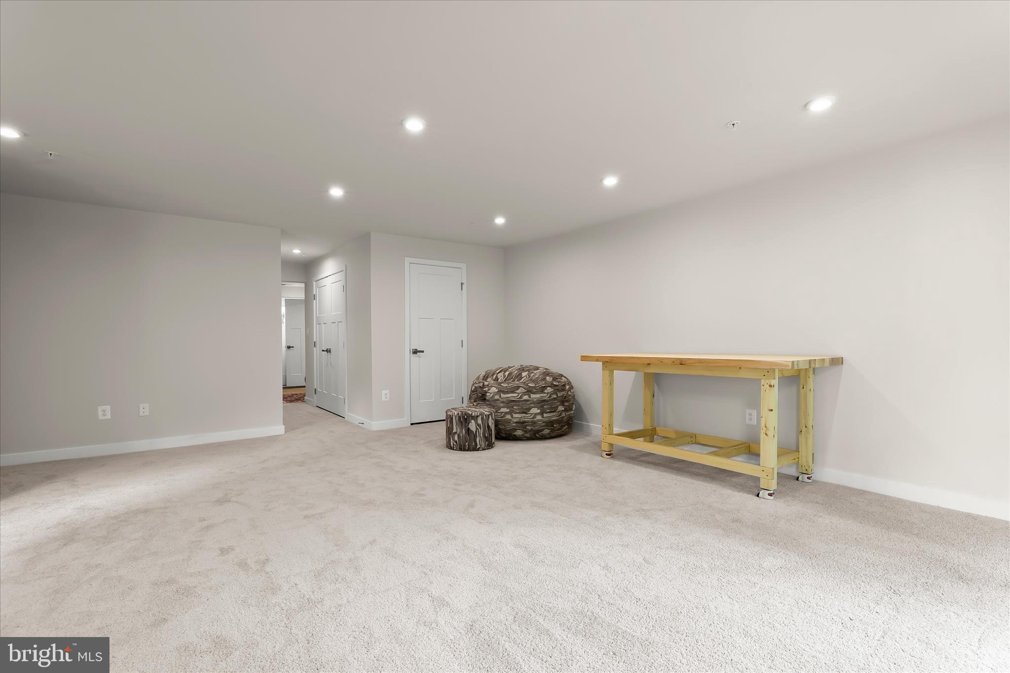 JAMES RUN TOWNHOMES - Residential