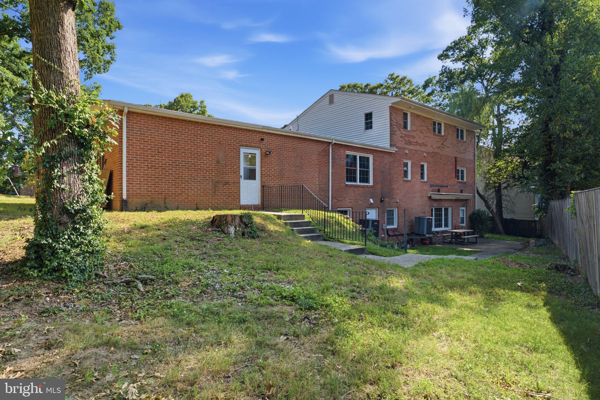 FOREST MANOR - Residential