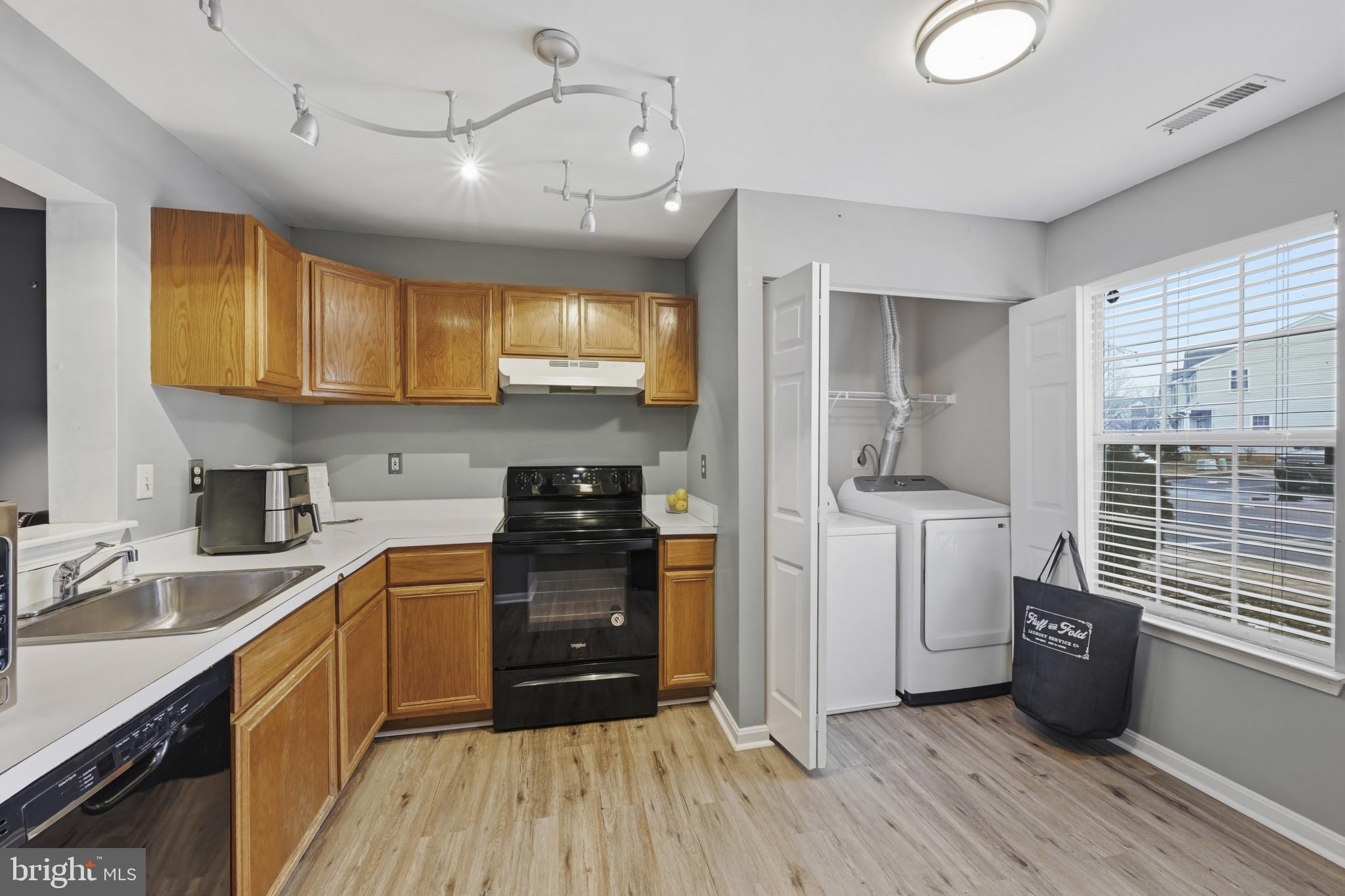 LAUREL GLEN - Residential