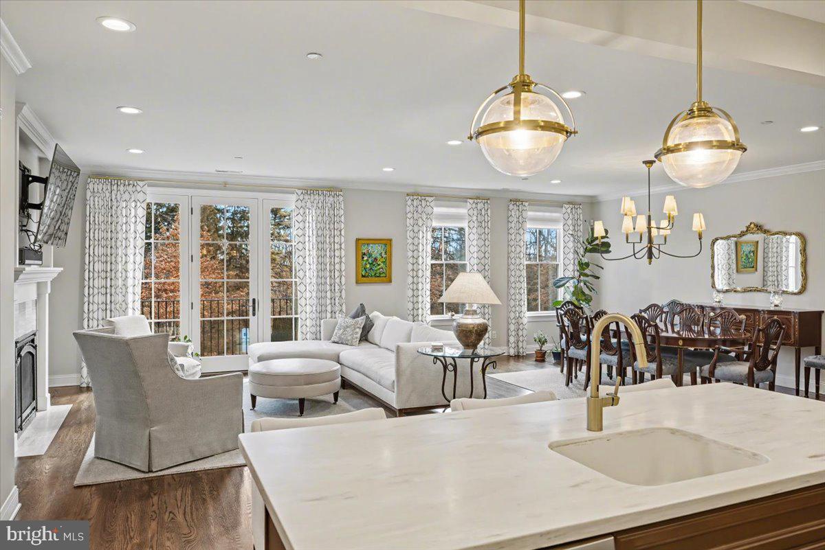 TOWNS EDGE - Residential