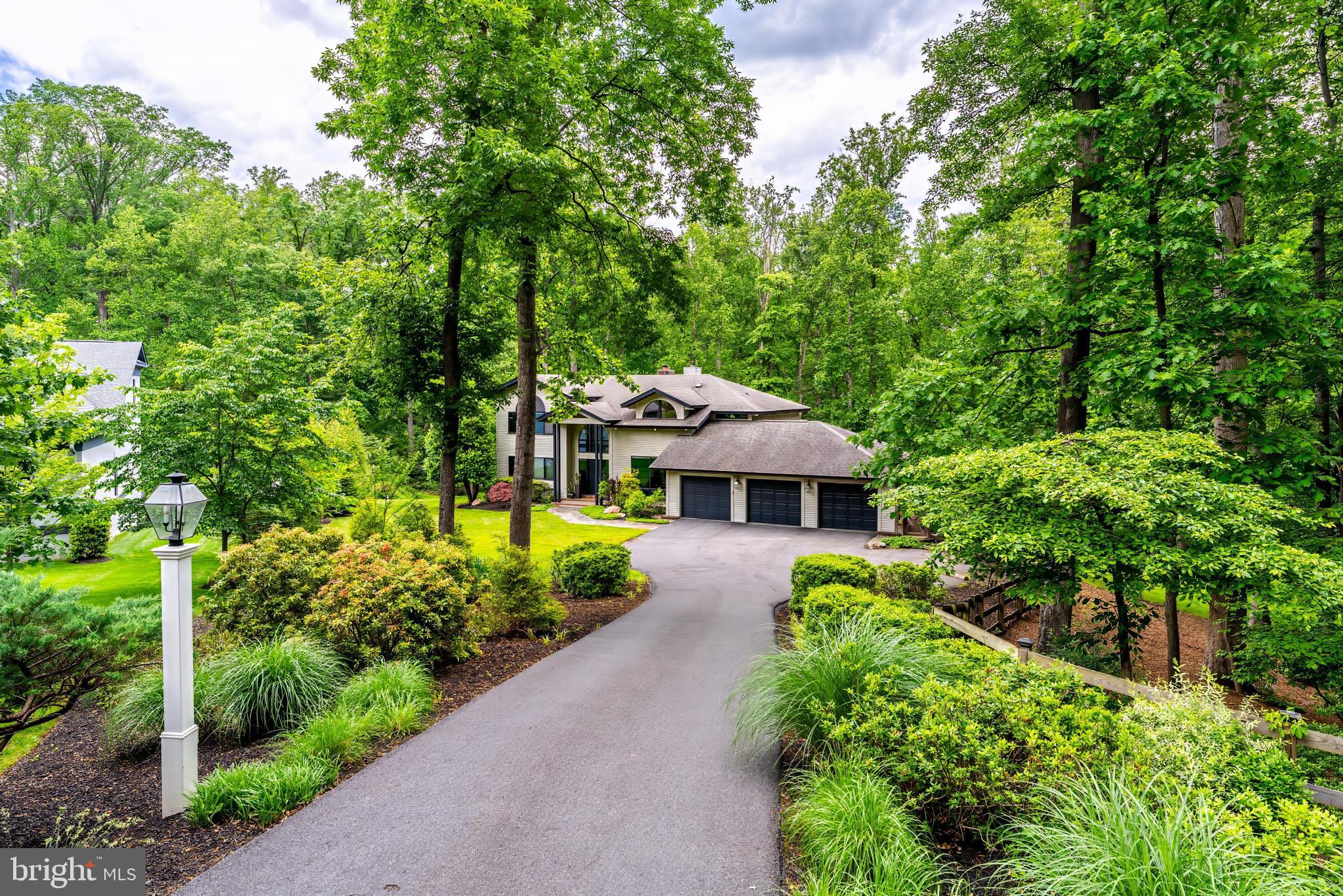 WOODSIDE ESTATES - Residential