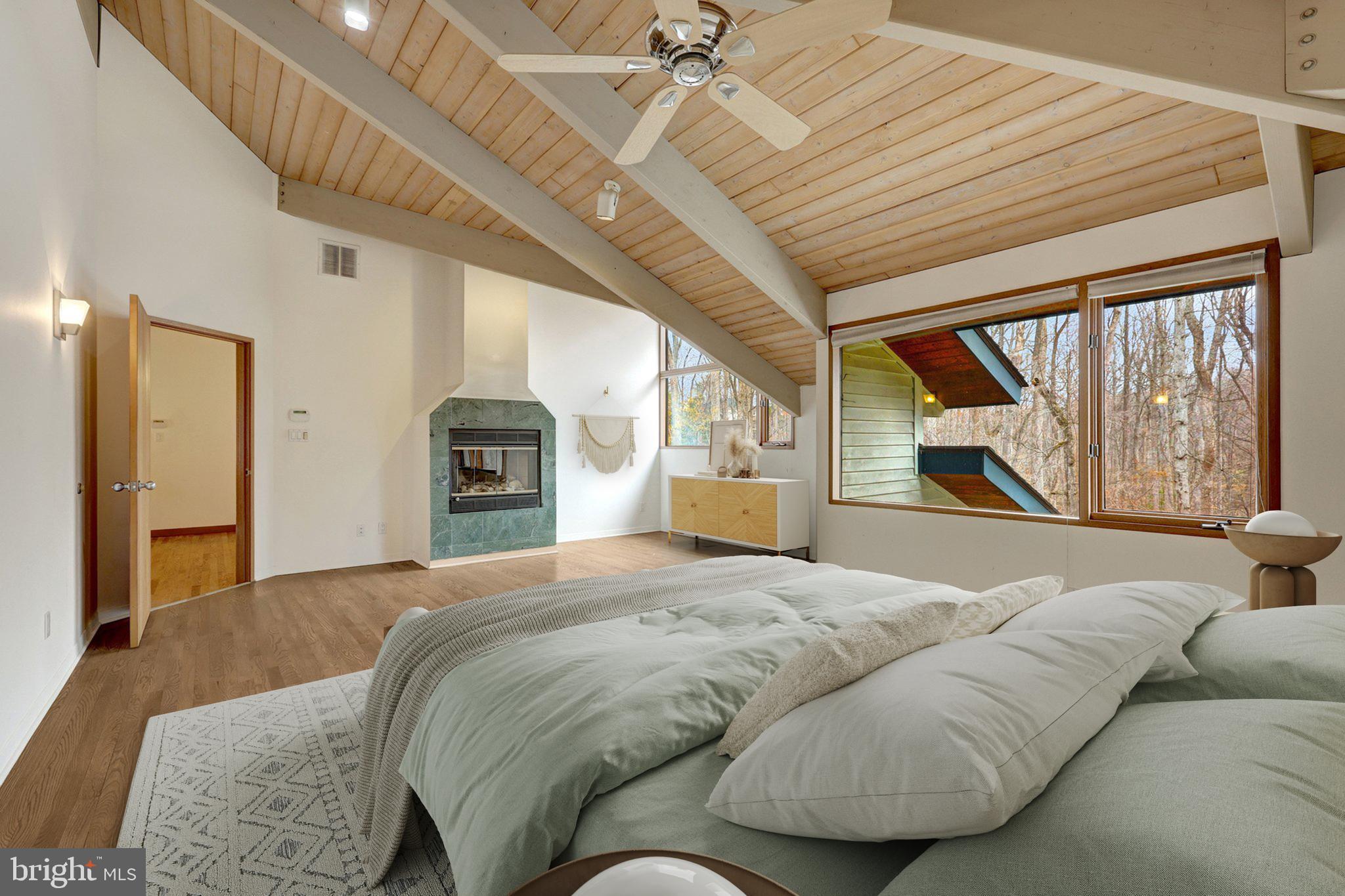 WOODSIDE ESTATES - Residential