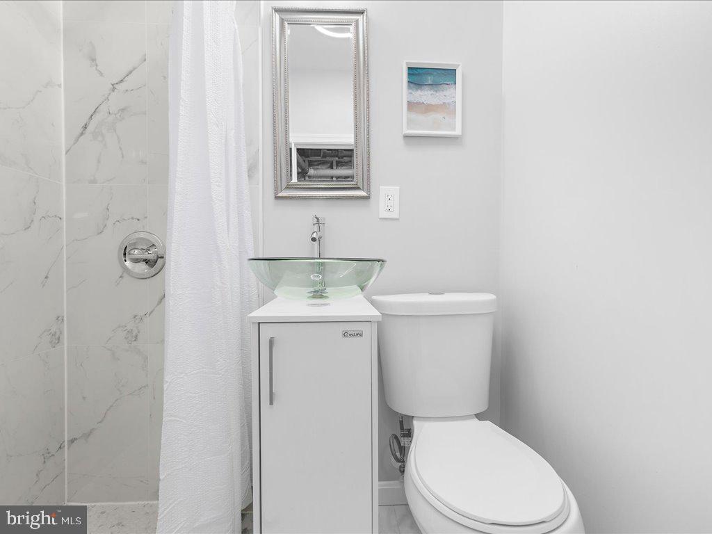 CAPITAL HILL HOMES - Residential