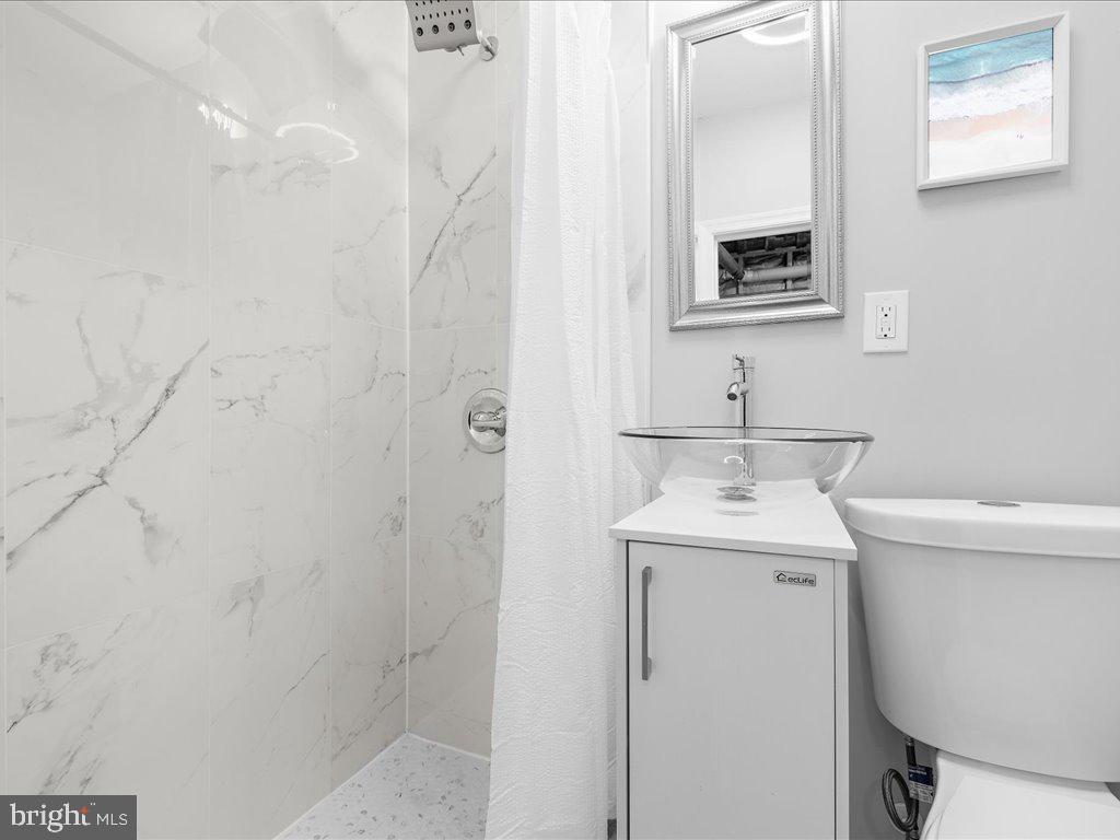 CAPITAL HILL HOMES - Residential