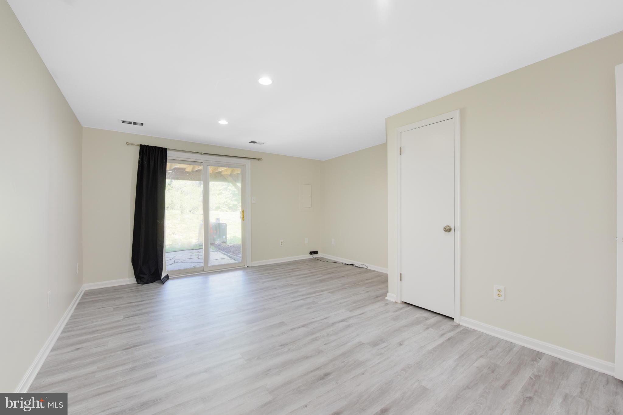 WHISPERHILL - Residential Lease