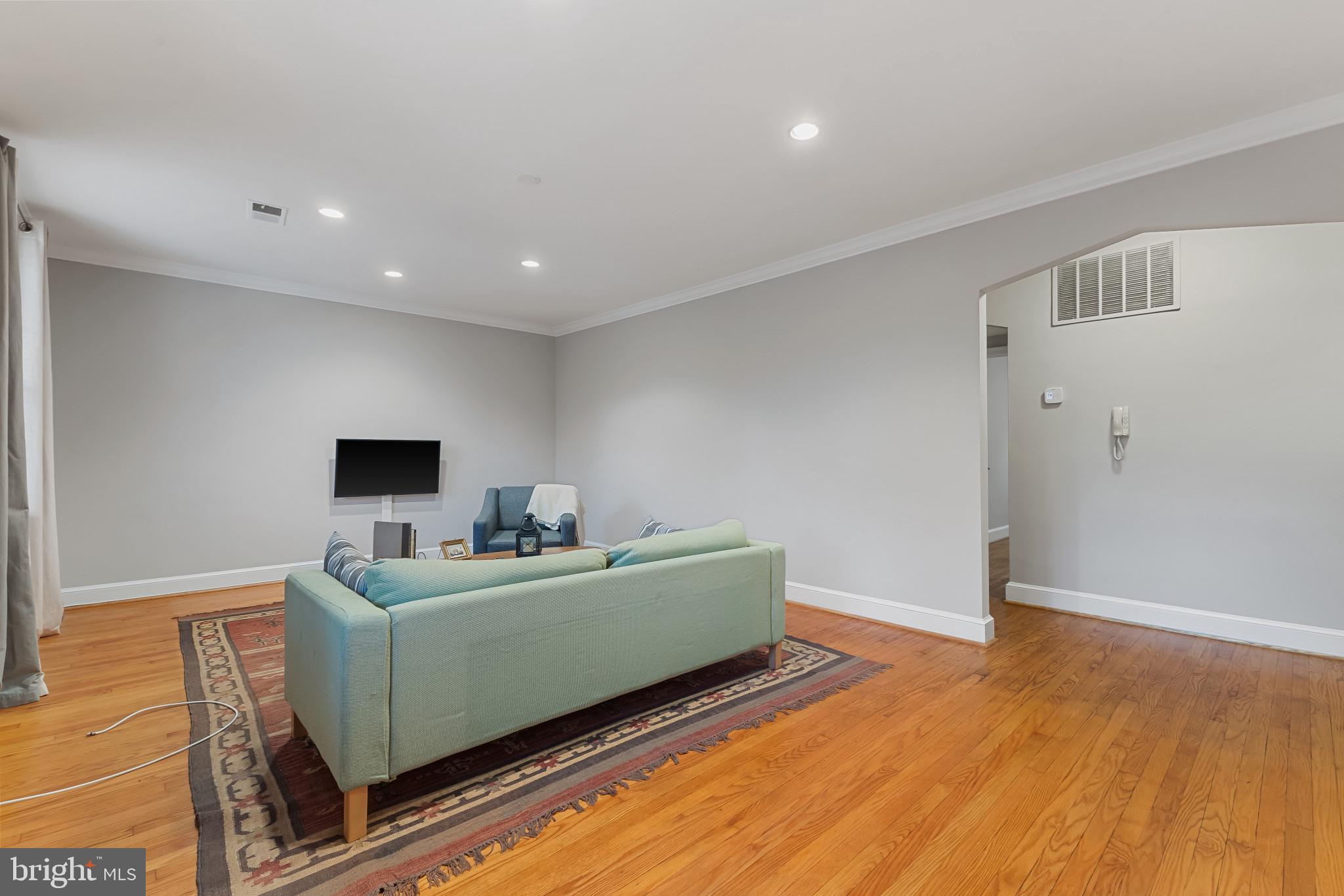ROSEMONT STATION - Residential