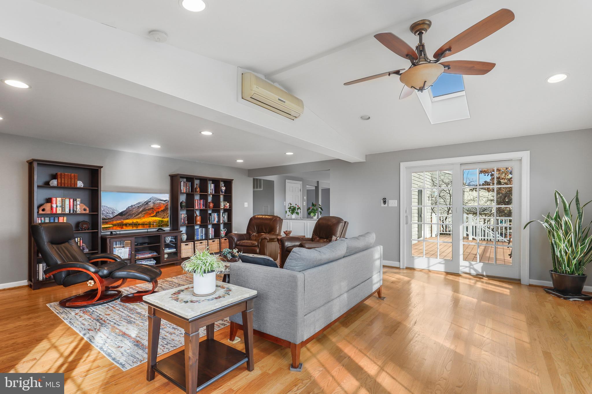 EDGELEA WOODS - Residential