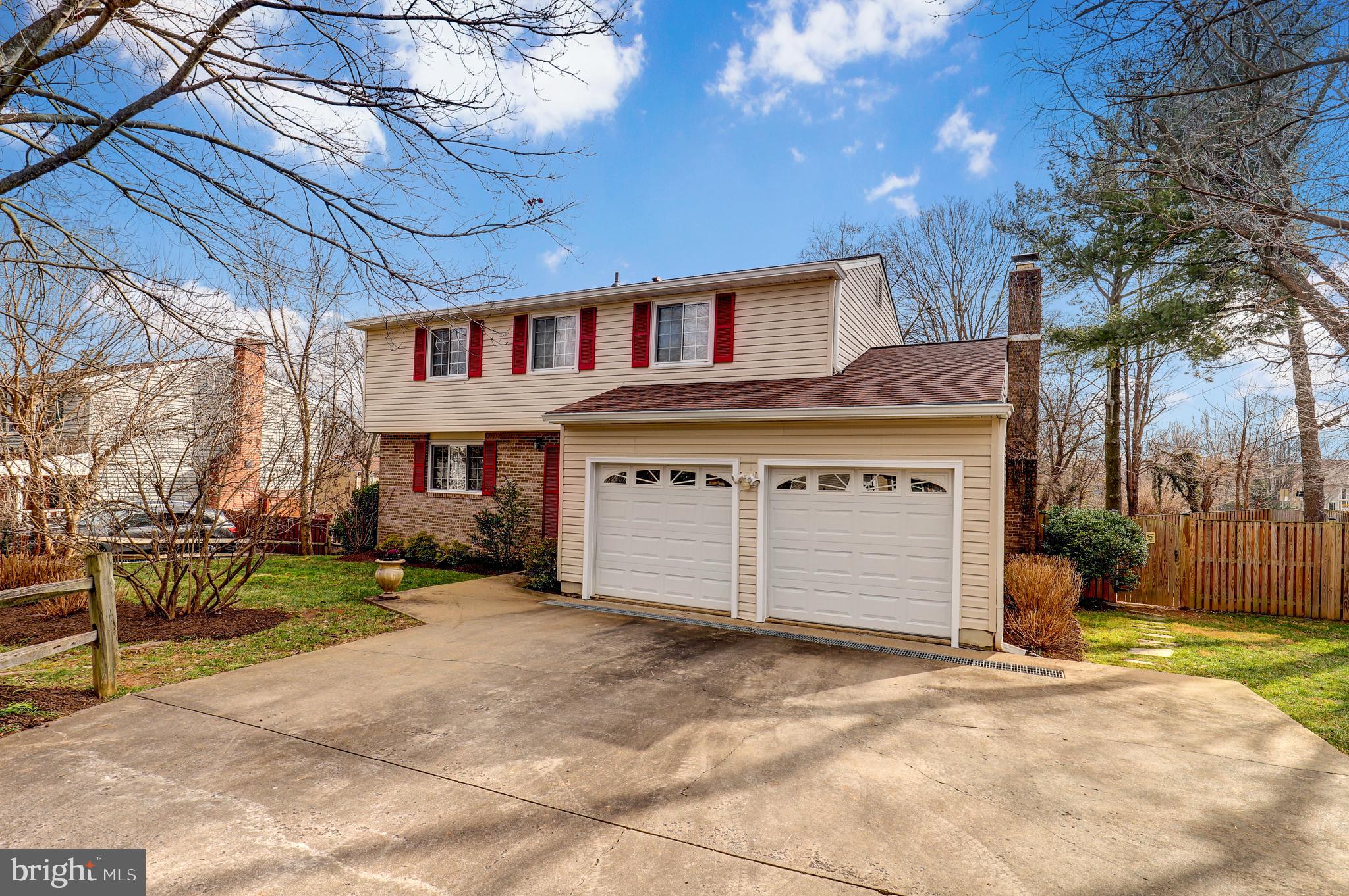 EDGELEA WOODS - Residential