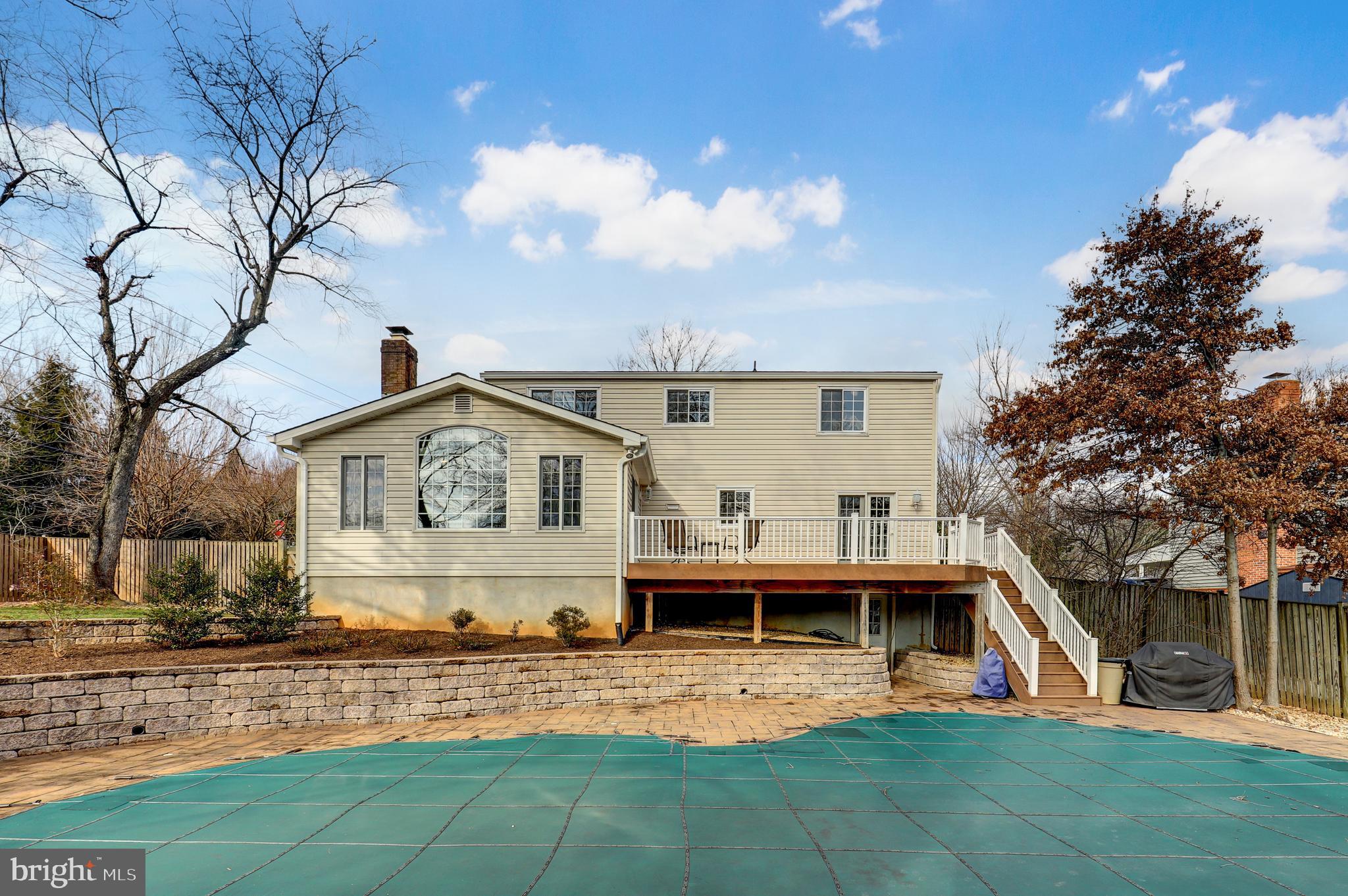 EDGELEA WOODS - Residential