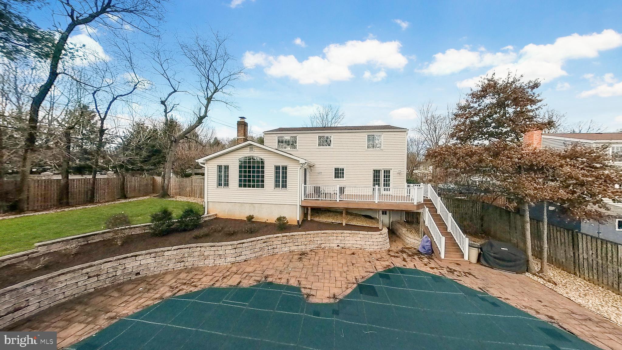 EDGELEA WOODS - Residential