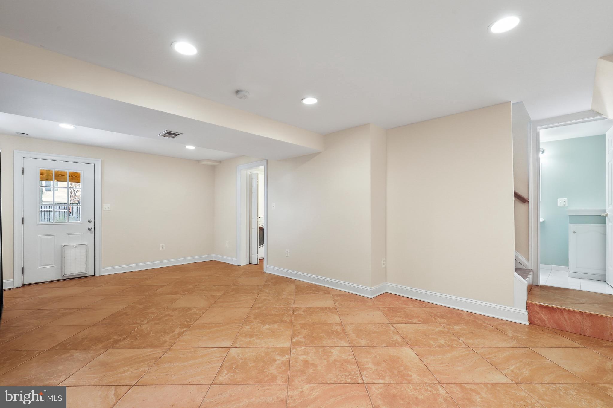 EDGELEA WOODS - Residential