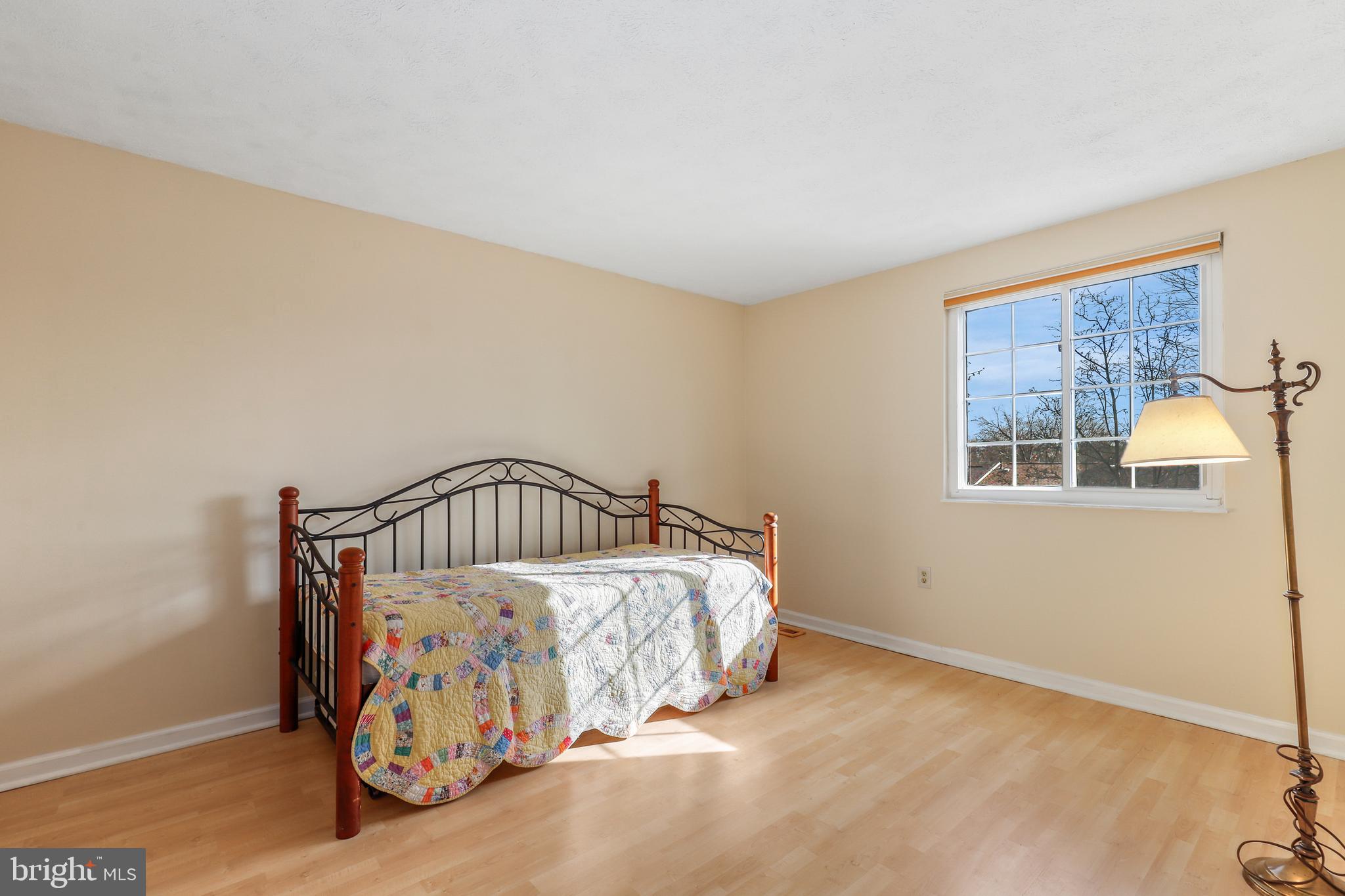 EDGELEA WOODS - Residential